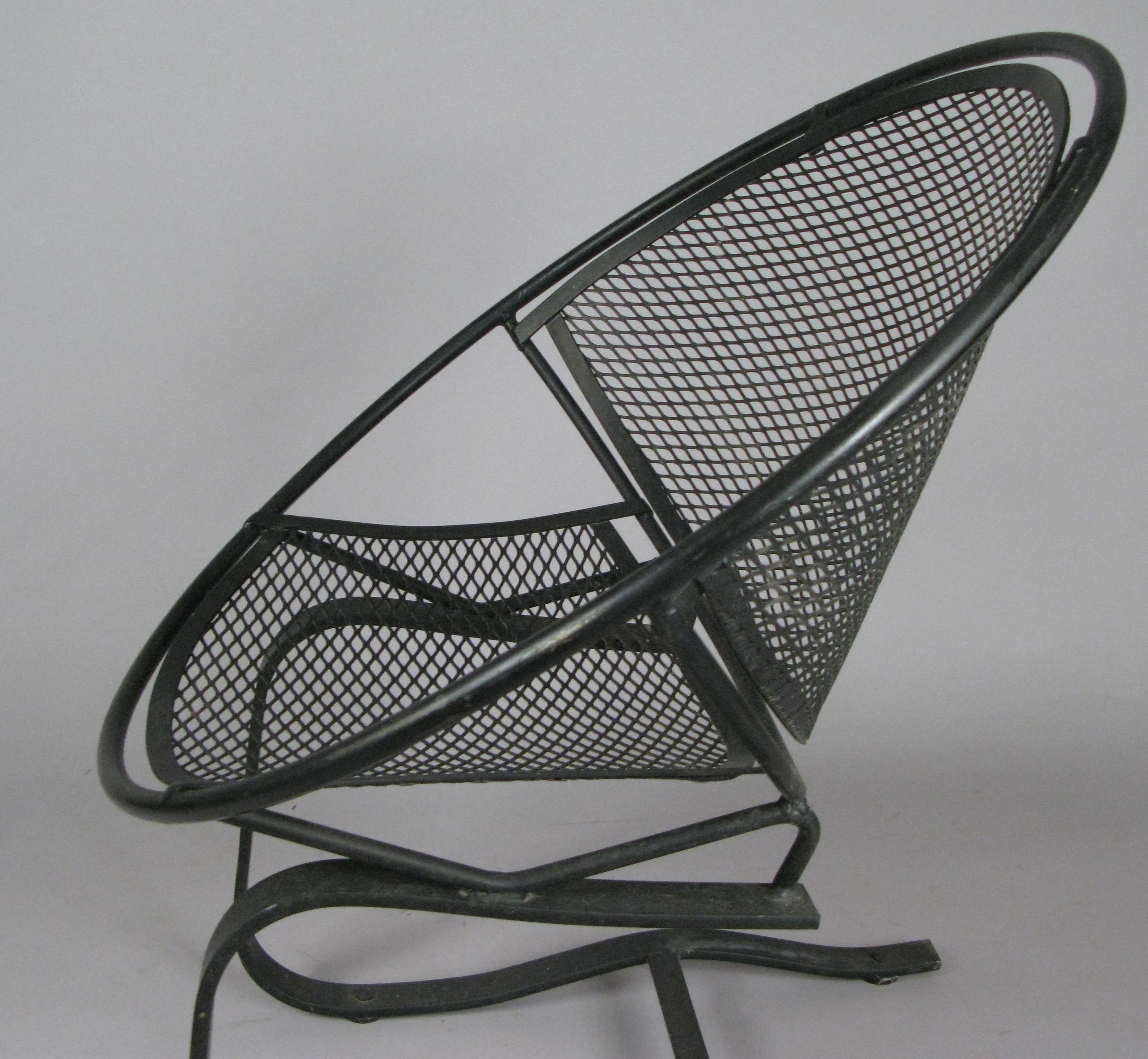 Pair of Wrought Iron Radar Lounge Chairs by Salterini, circa 1950 In Good Condition In Hudson, NY