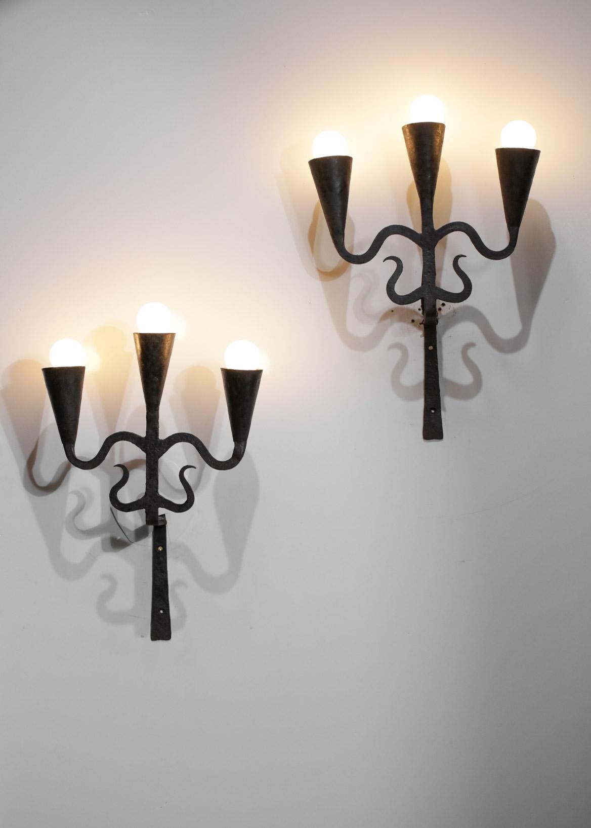 Pair of Wrought Iron Sconces Brutalist Style Vintage In Good Condition In Lyon, FR