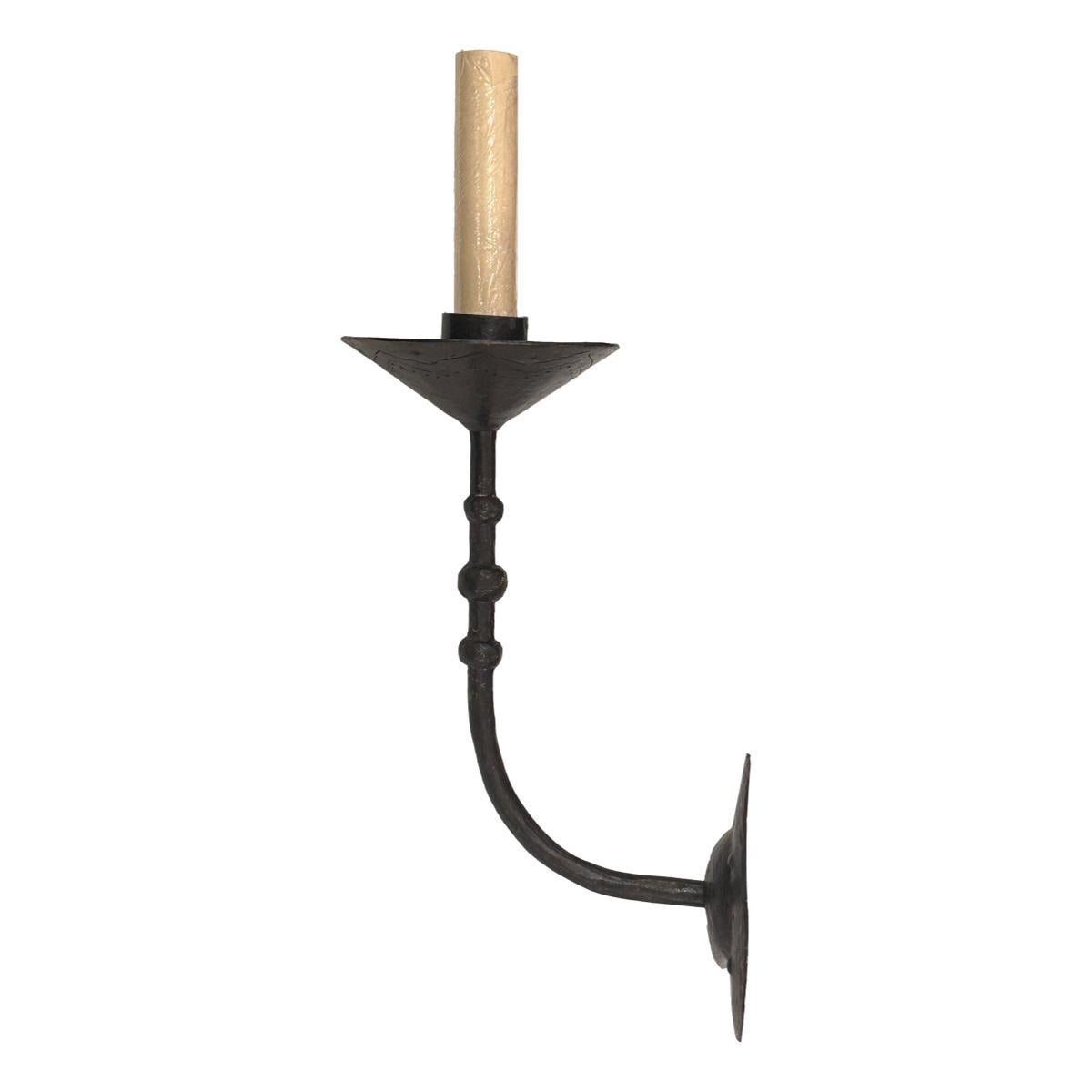 Early 20th Century Pair of Wrought Iron Sconces For Sale