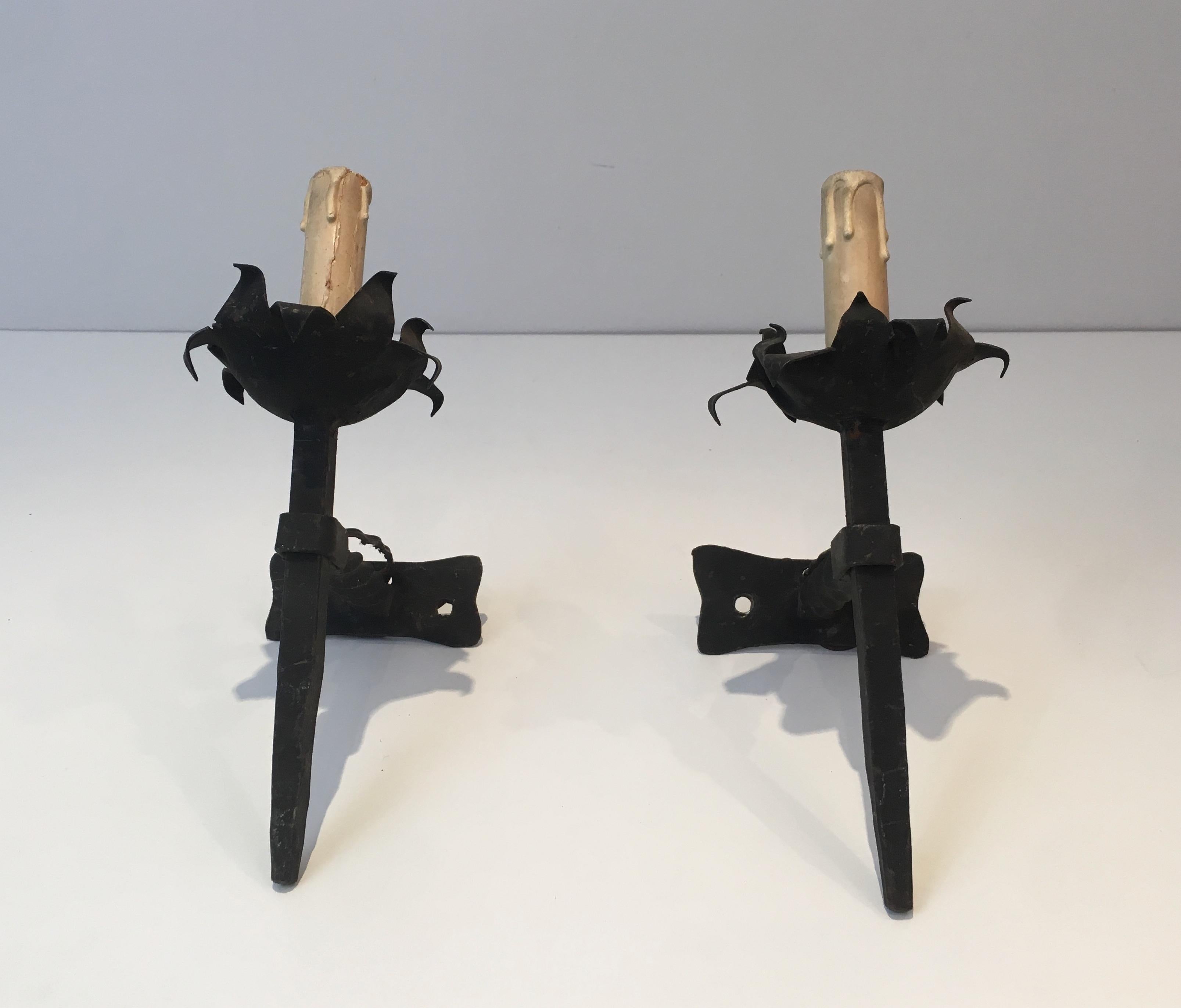 Pair of Wrought Iron Sconces, French, circa 1940 In Good Condition In Marcq-en-Barœul, Hauts-de-France