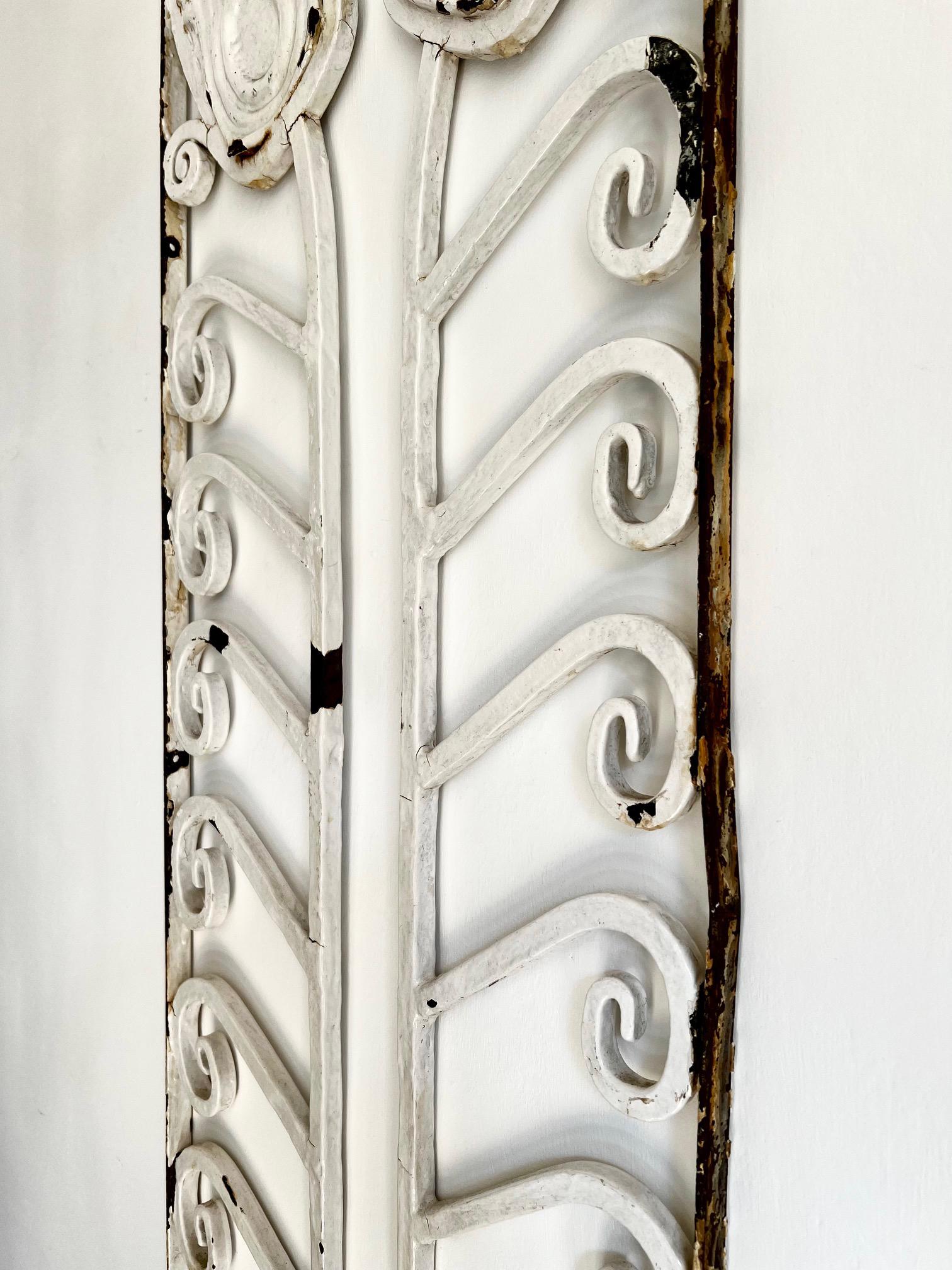 Pair of Wrought Iron Screens with Floral Patterns, early 20th Century, European For Sale 3