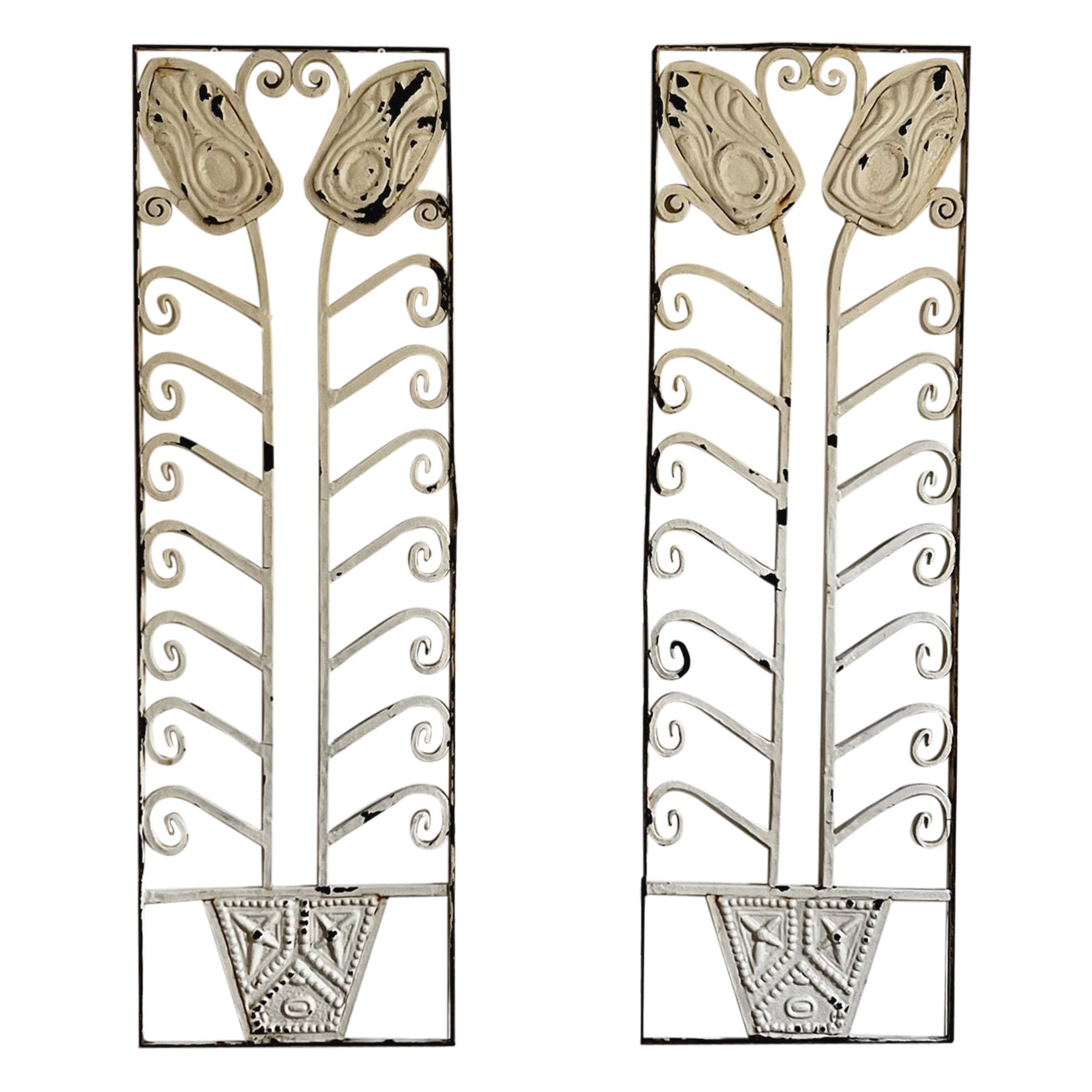 Pareja de biombos de hierro forjado con motivos florales, principios del siglo XX, europeos