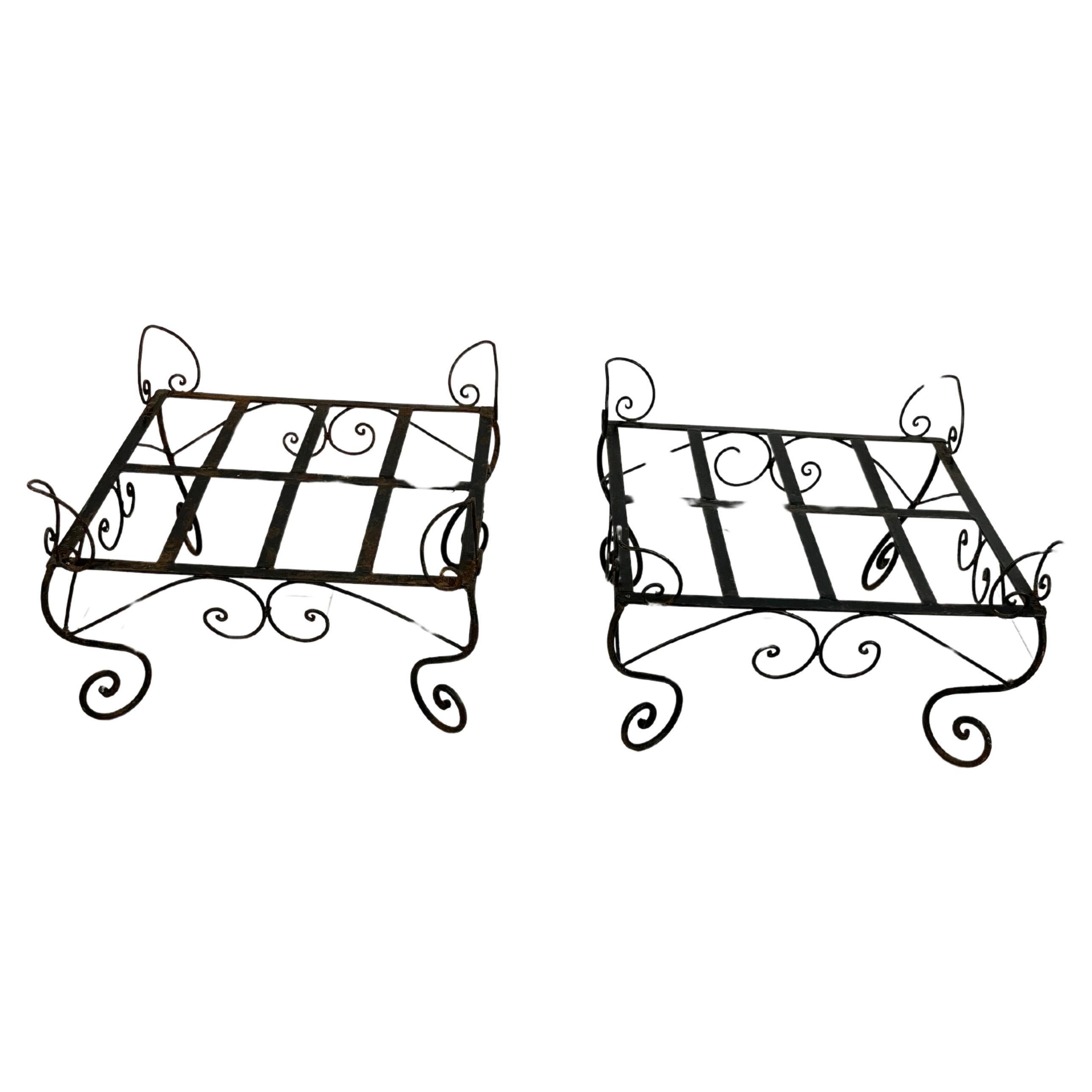 Pair of wrought iron vase holders, Italy, 1970s
Found in a villa in the Sicilian hinterland. Good condition. Upon request I can deliver them repainted with enamel.