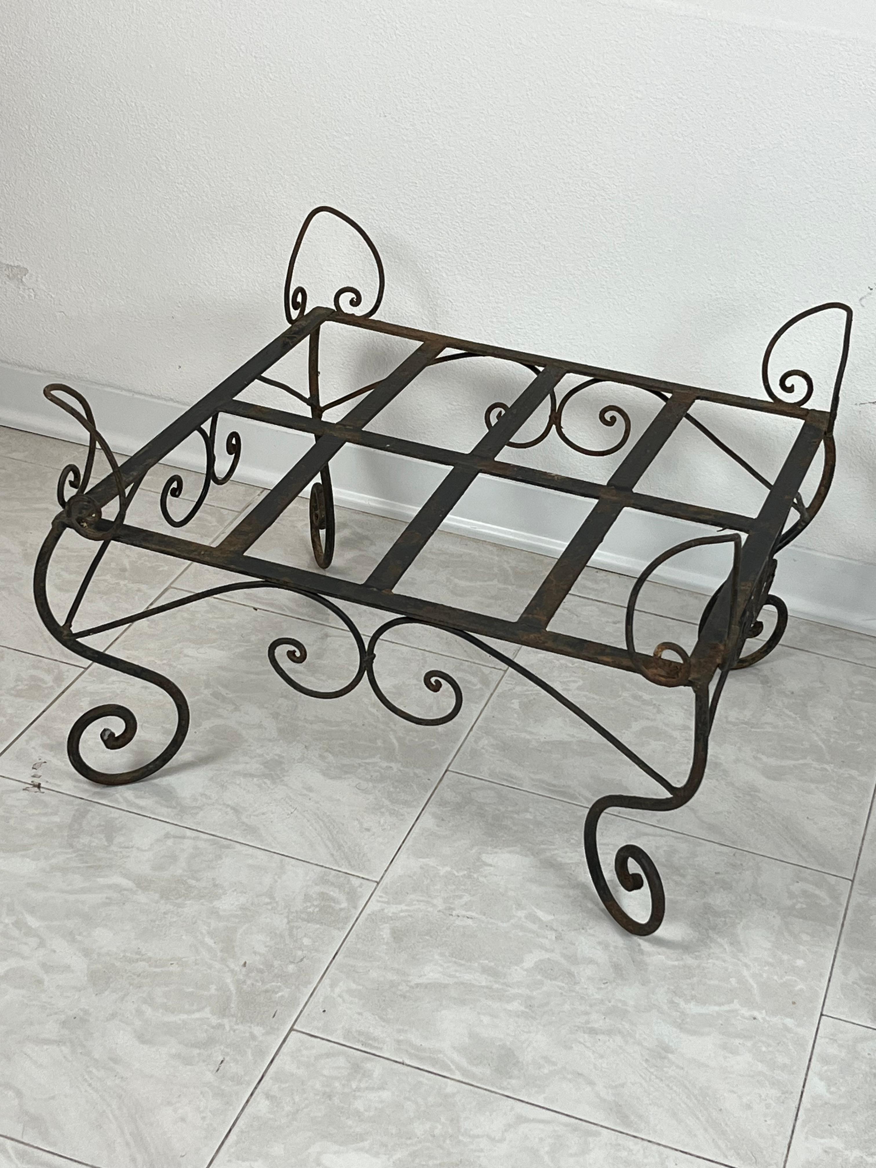 Other Pair of Wrought Iron Vase Holders, Italy, 1970s For Sale