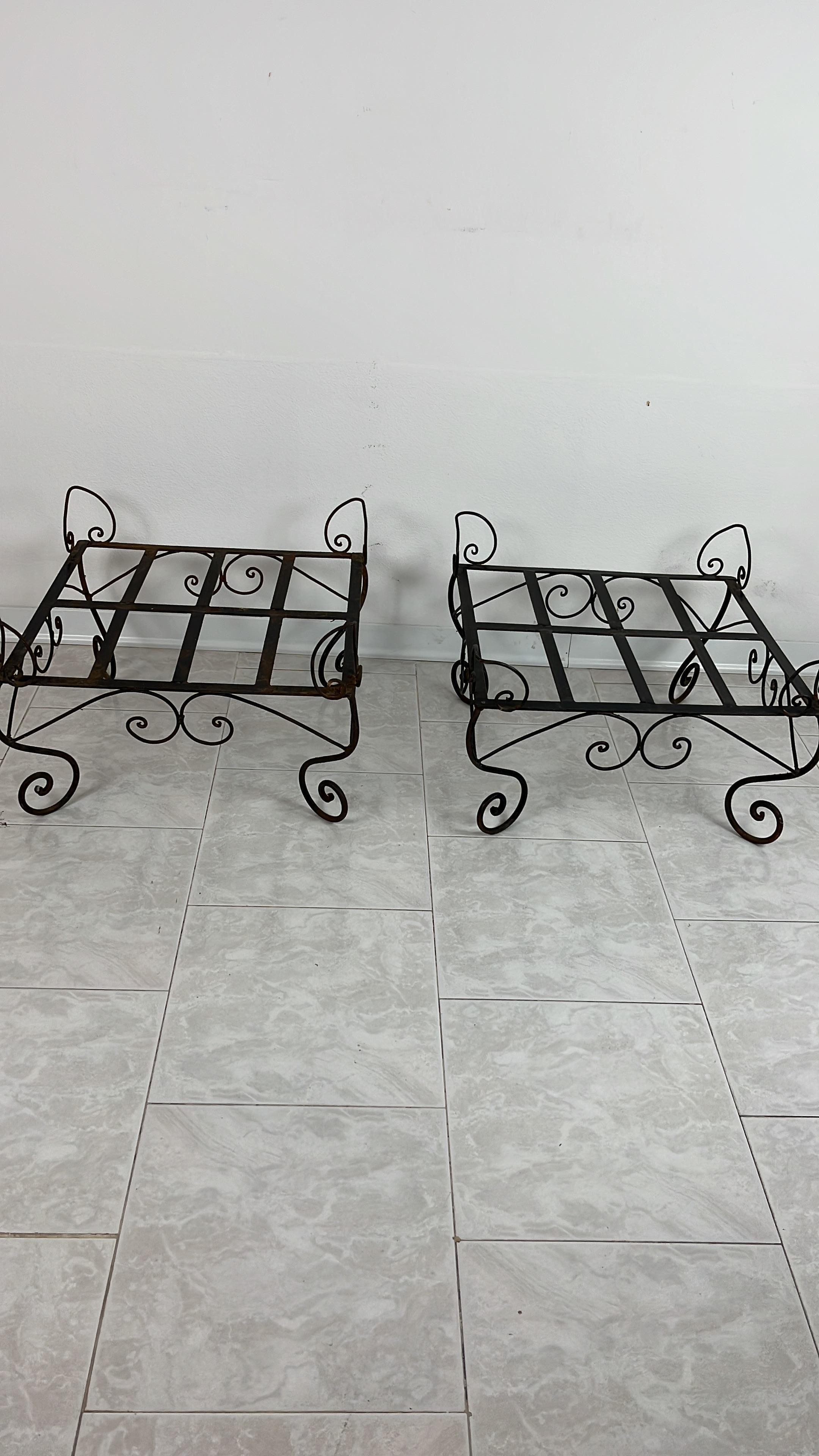 Pair of Wrought Iron Vase Holders, Italy, 1970s For Sale 3