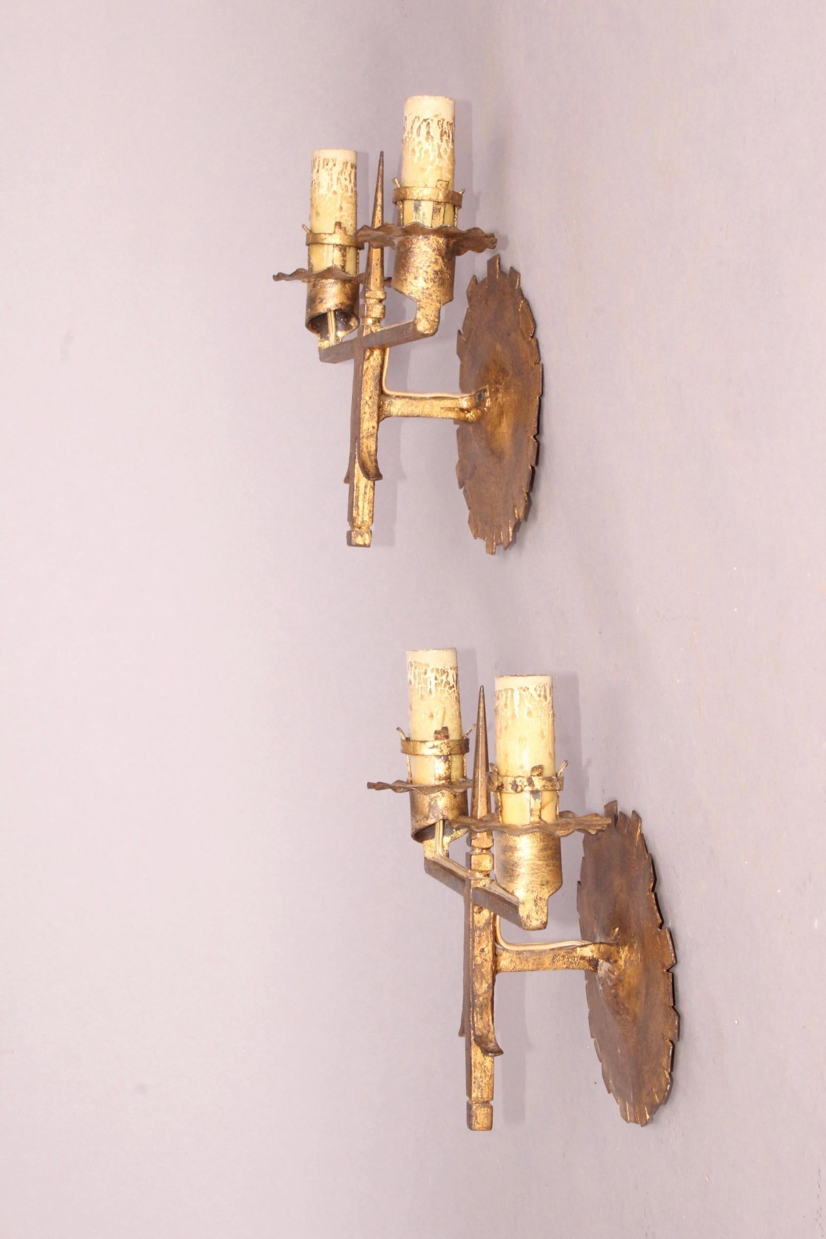 French Pair of wrought iron wall light 