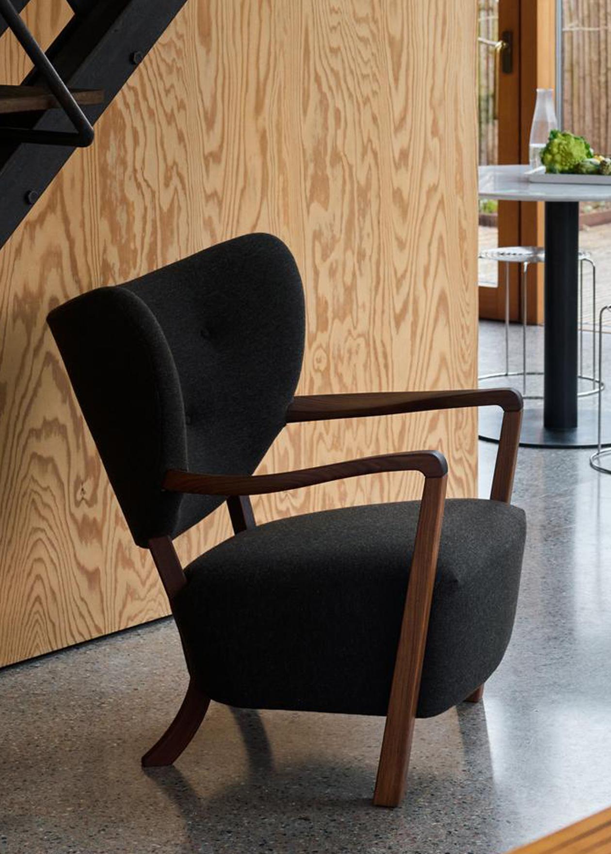 Tissu Pair of Wulff ATD2 Lounge Chairs, Kvadrat - Hallingdal 65/ 0376 & Walnut for &T en vente