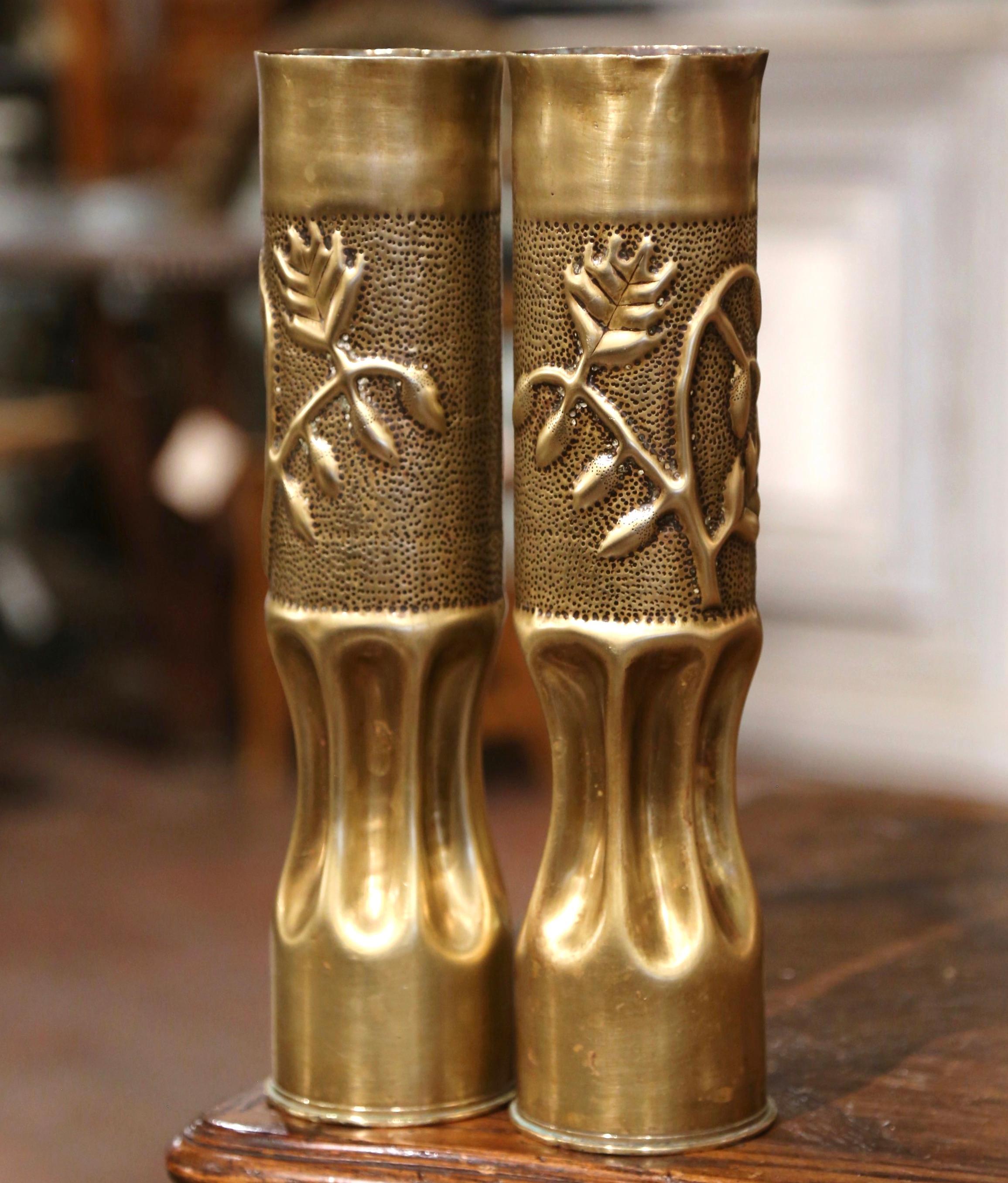 Pair of WW One French Trench Artillery Brass Shell Casings with Foliage Motifs In Excellent Condition For Sale In Dallas, TX