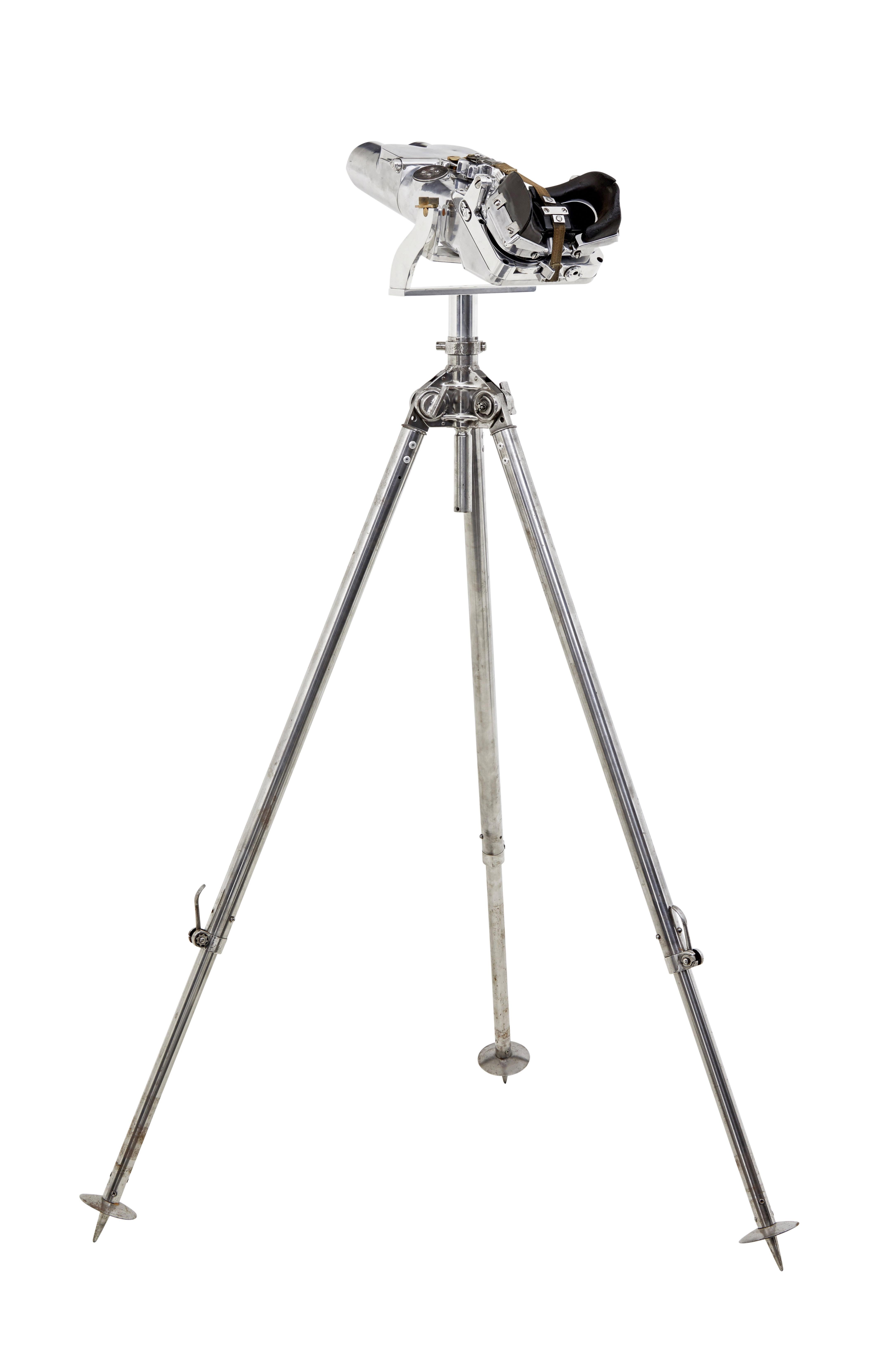 Pair of ww2 polished steel German rangefinder flak binoculars For Sale 8