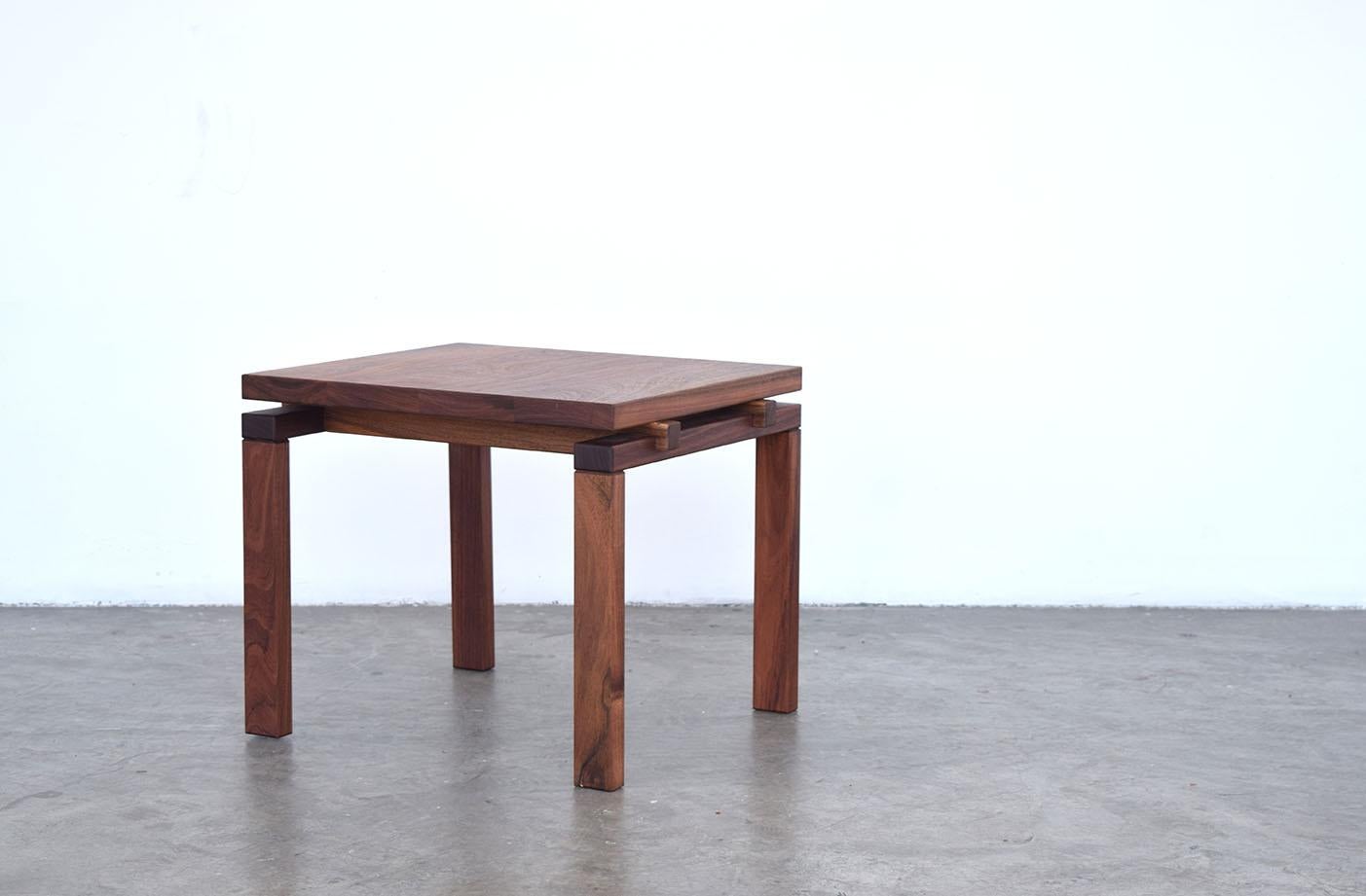 Moderne Paire de chaises longues Xitle avec table d'appoint Xitle incluse en ensemble en vente