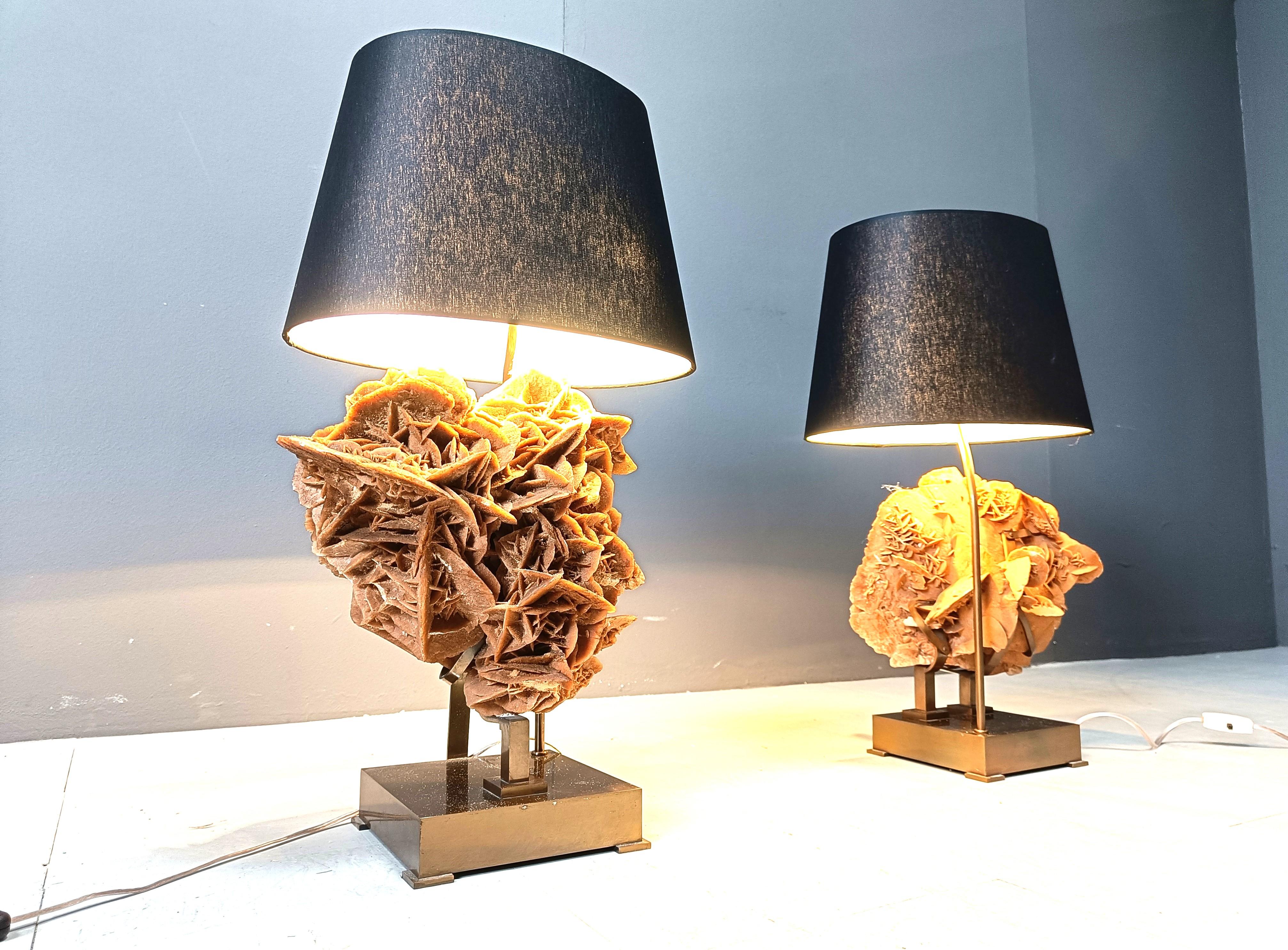 Pareja de lámparas de sobremesa XL de rosa de piedra y latón, años 70 en venta 2
