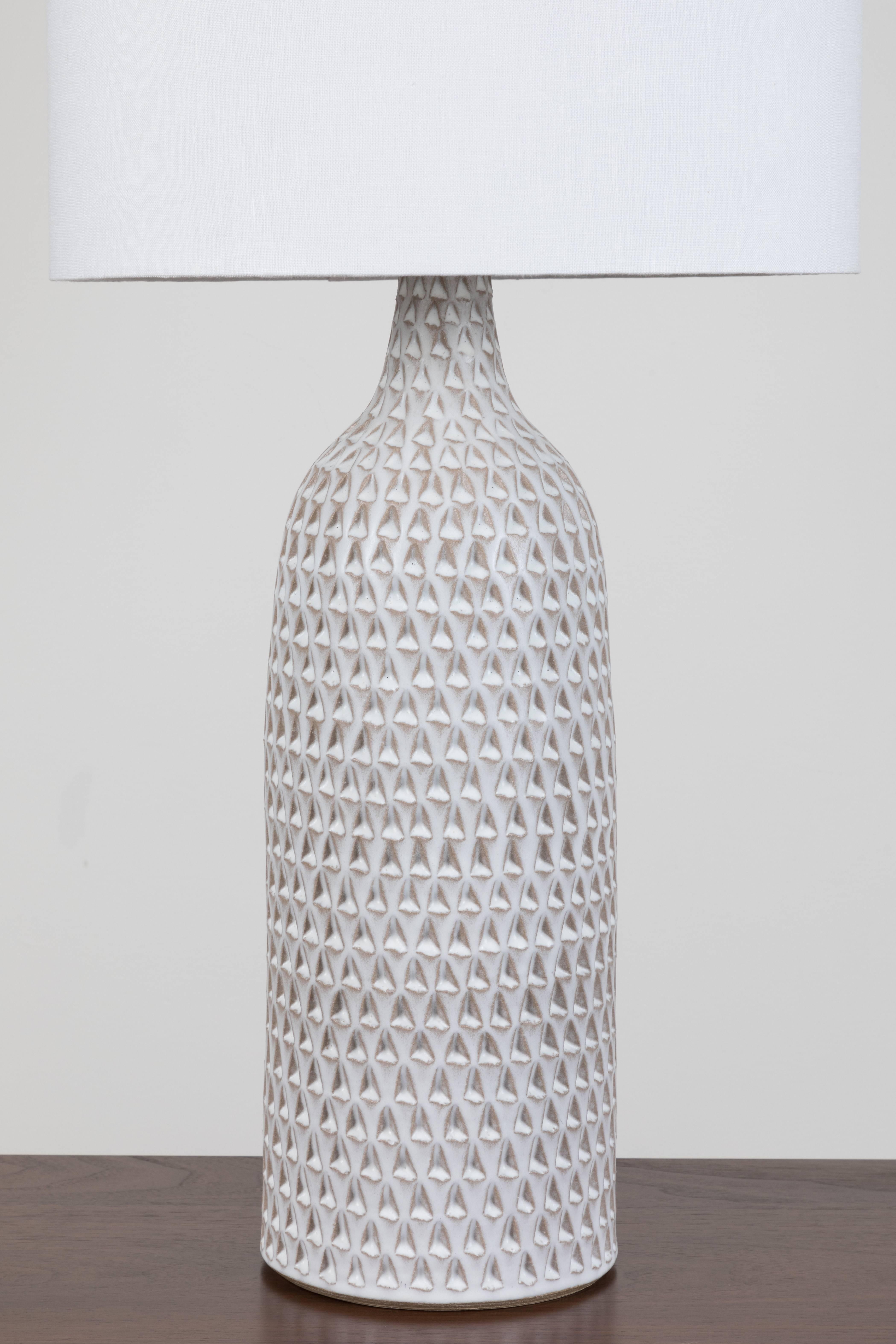Pair of XXL White Carved Bottle Lamps by Victoria Morris for Lawson-Fenning In Excellent Condition In Los Angeles, CA