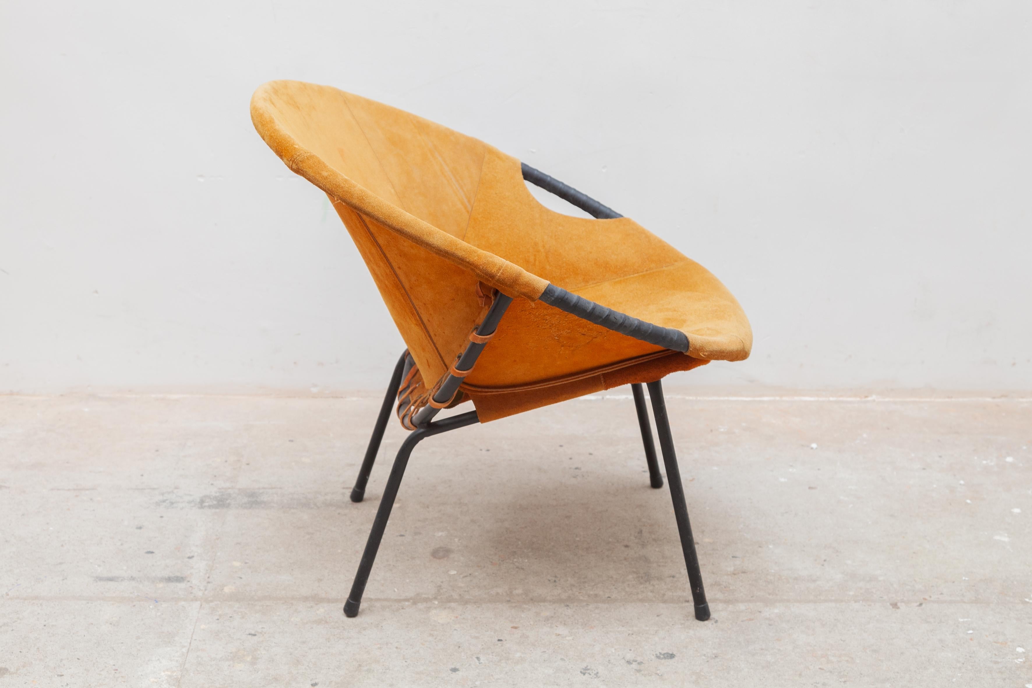 Danish Pair of Yellow and Red Natural Suede Leather Lounge Fifties Chairs by Hans Olsen For Sale