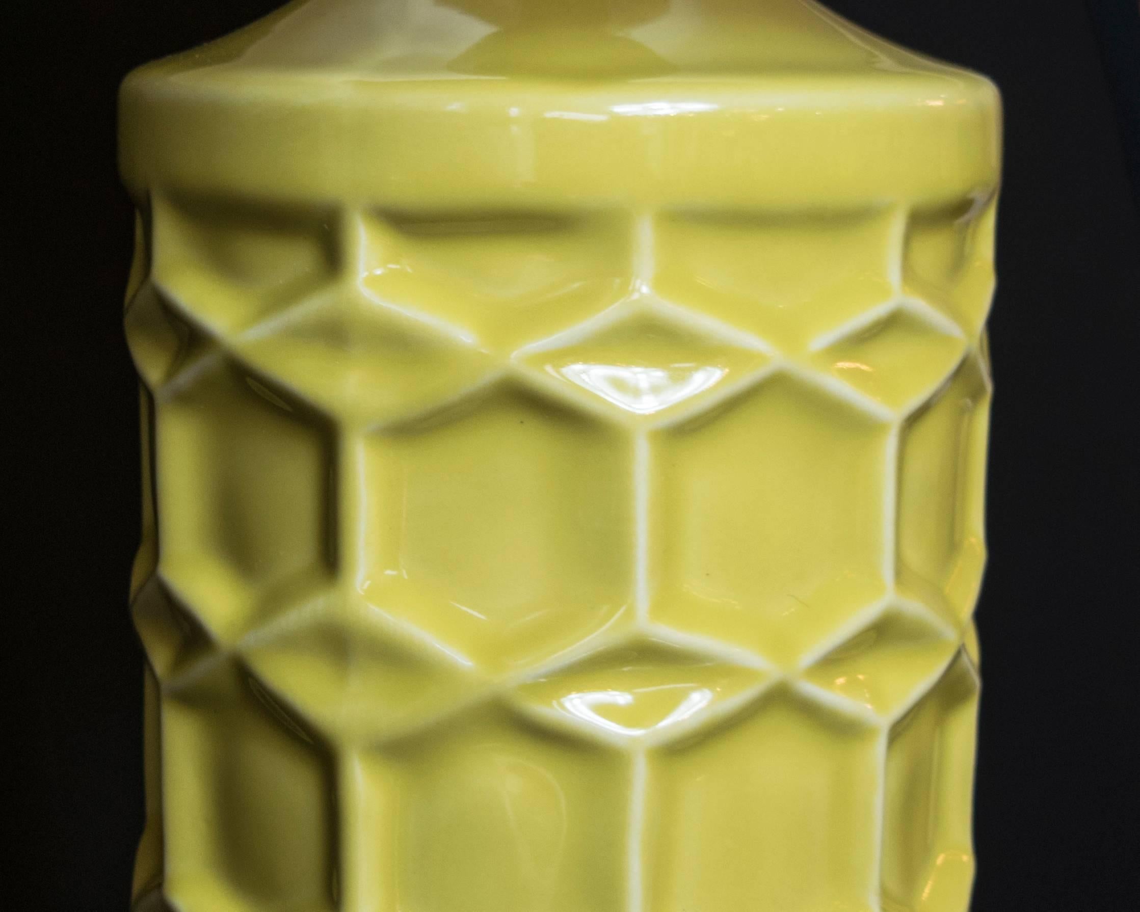 Pair of Yellow Ceramic Honeycomb Lamps In Excellent Condition For Sale In Houston, TX