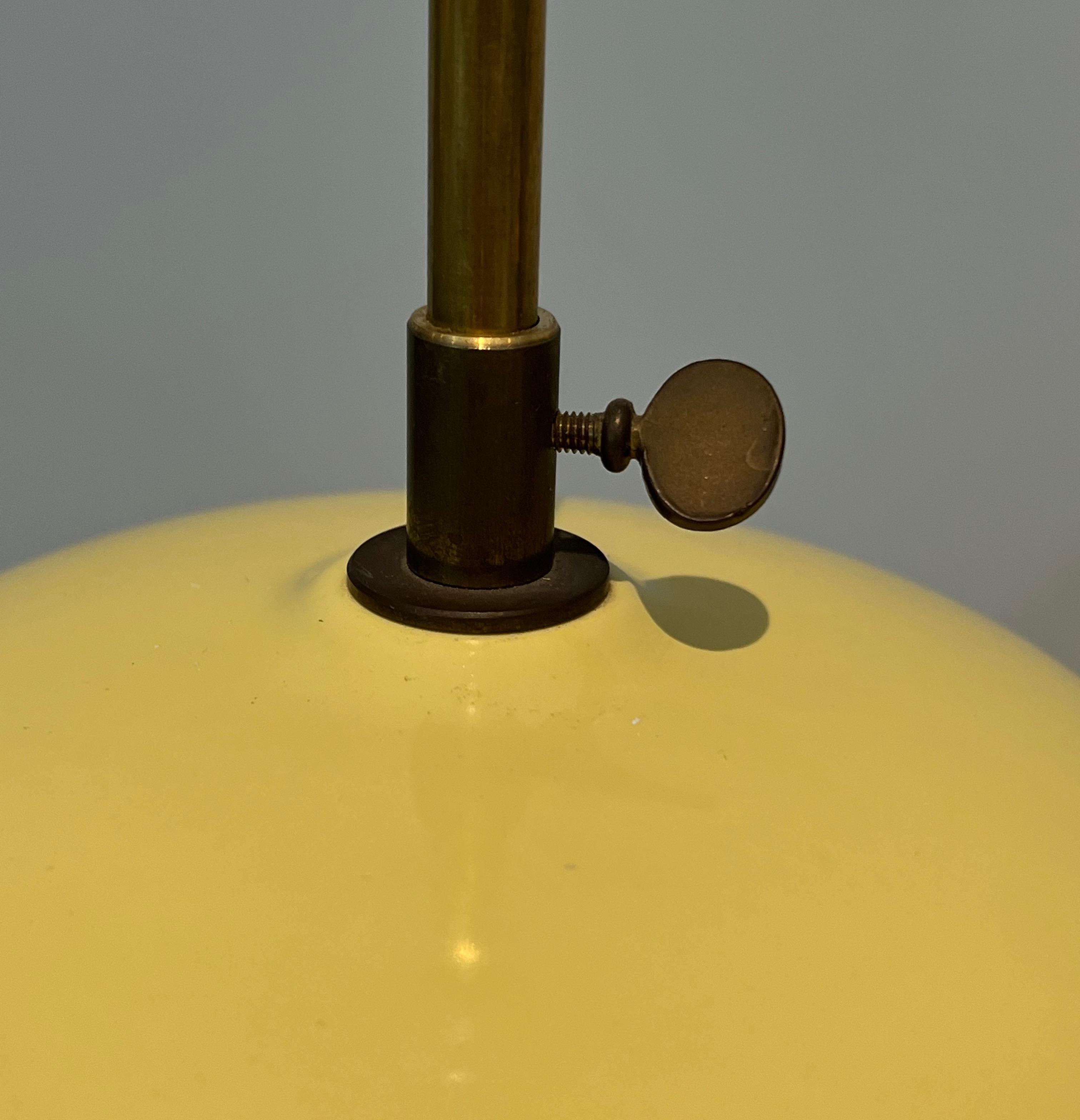 Paire de lampes de table en céramique jaune. Travail français. Circa 1970 en vente 3