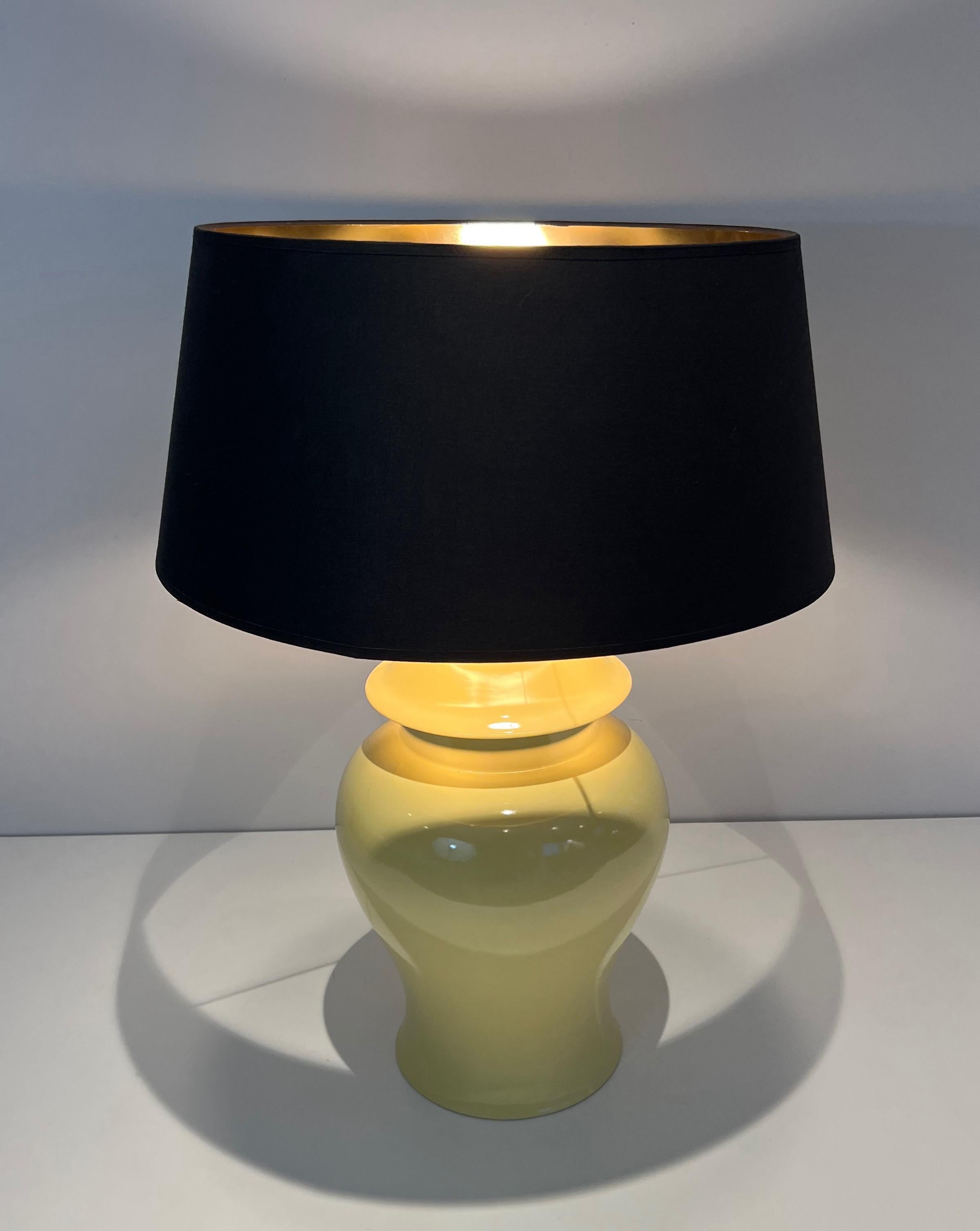Paire de lampes de table en céramique jaune. Travail français. Circa 1970 en vente 8