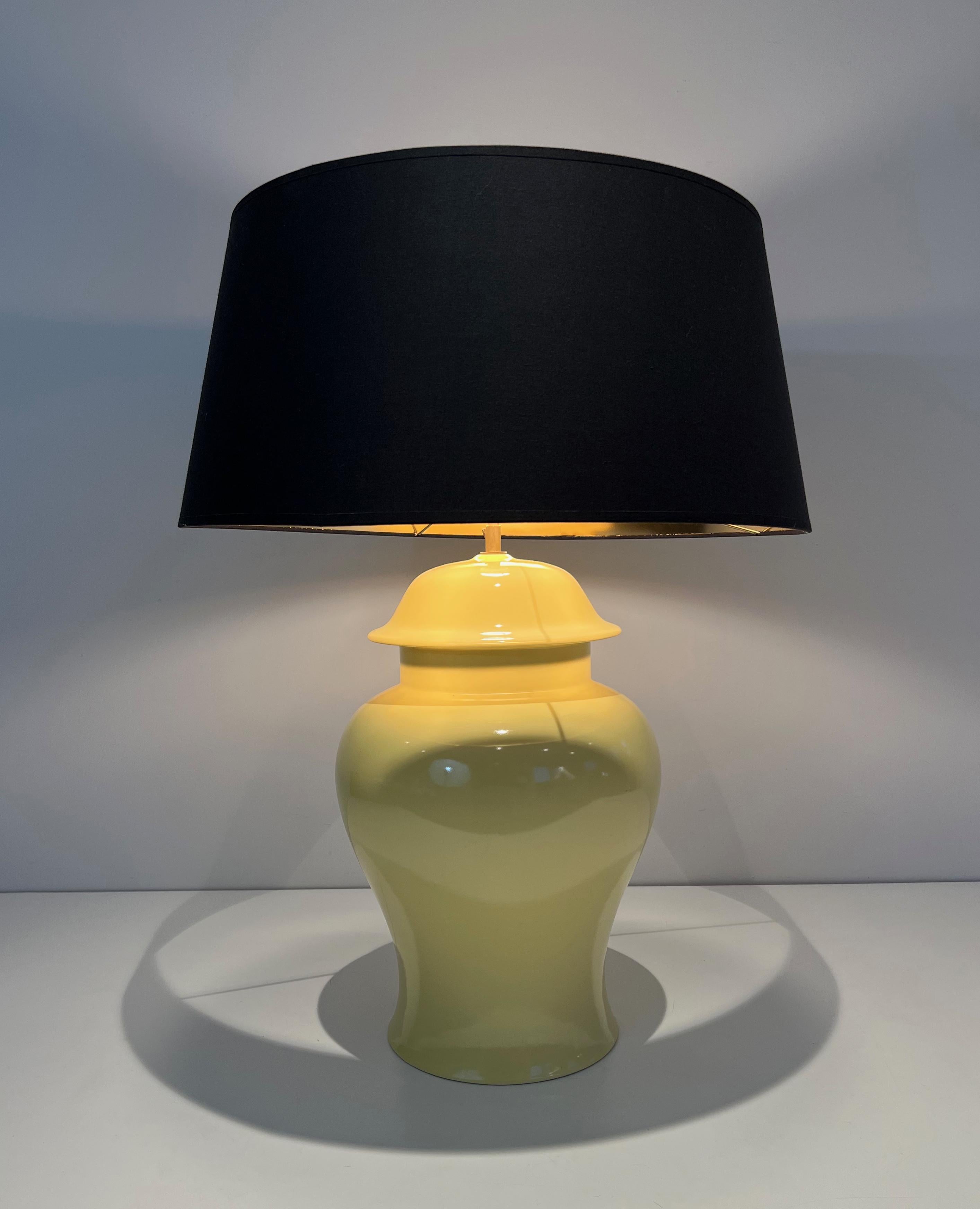 Paire de lampes de table en céramique jaune. Travail français. Circa 1970 en vente 9
