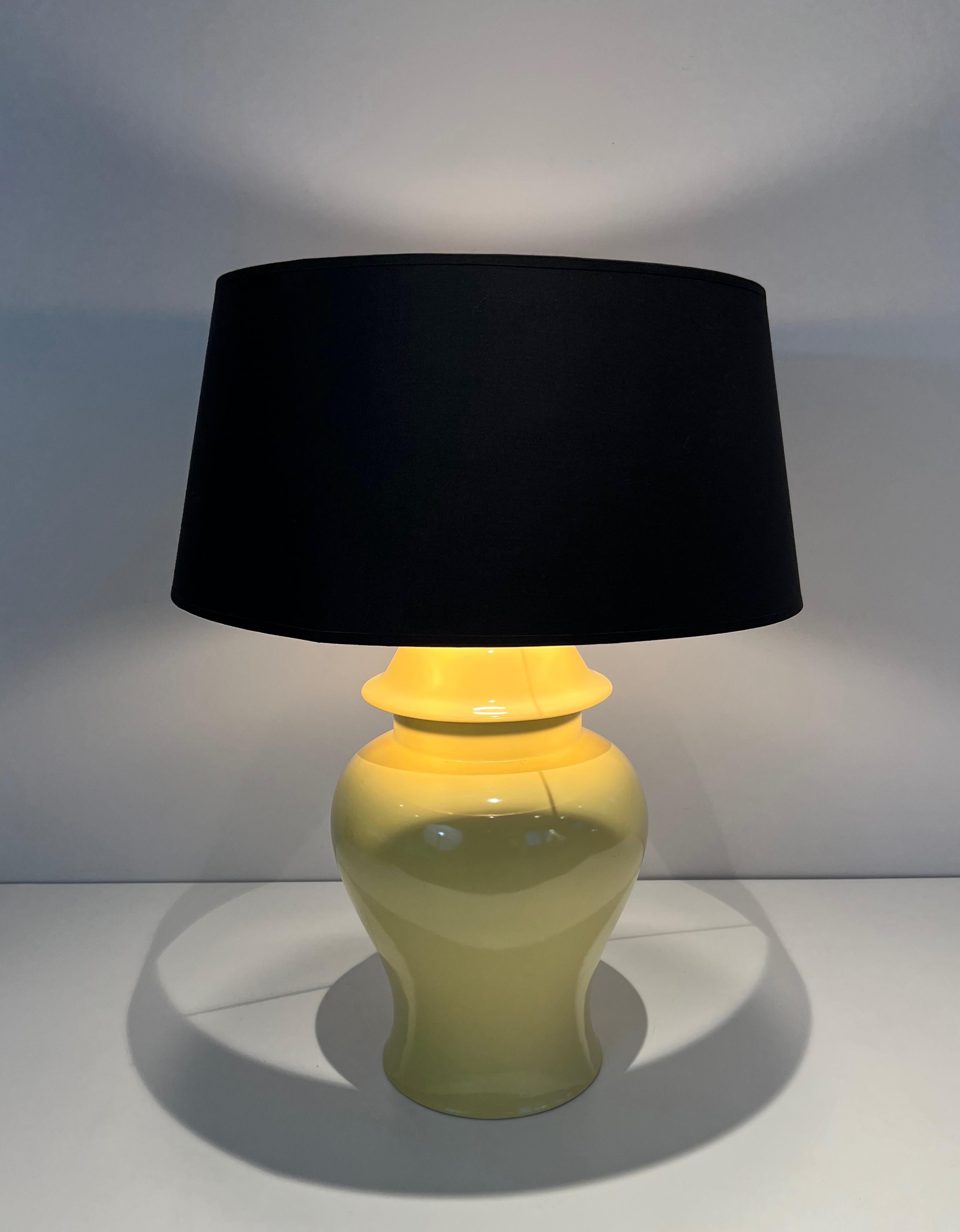 Paire de lampes de table en céramique jaune. Travail français. Circa 1970 Bon état - En vente à Marcq-en-Barœul, Hauts-de-France