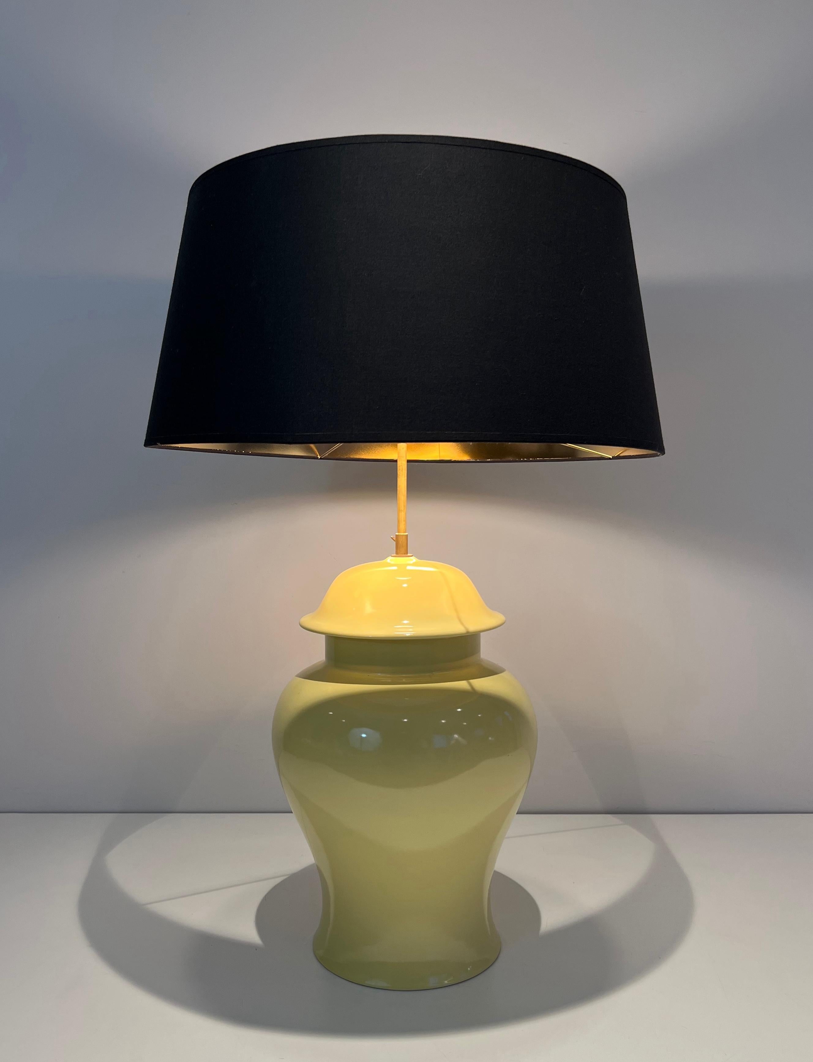 Fin du 20e siècle Paire de lampes de table en céramique jaune. Travail français. Circa 1970 en vente