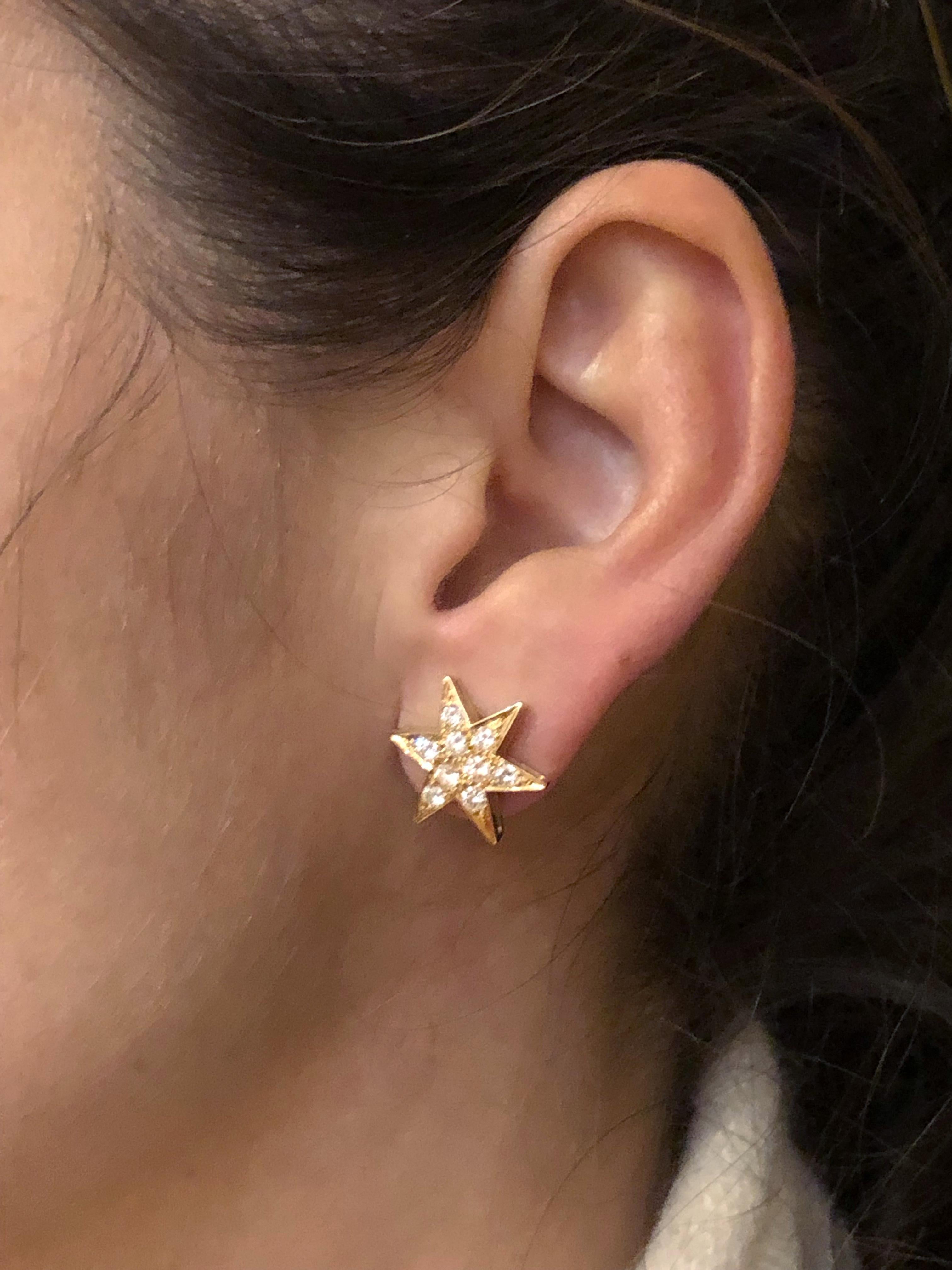 Pair of Yellow Gold and Diamond Star Earrings In Good Condition For Sale In Palm Springs, CA