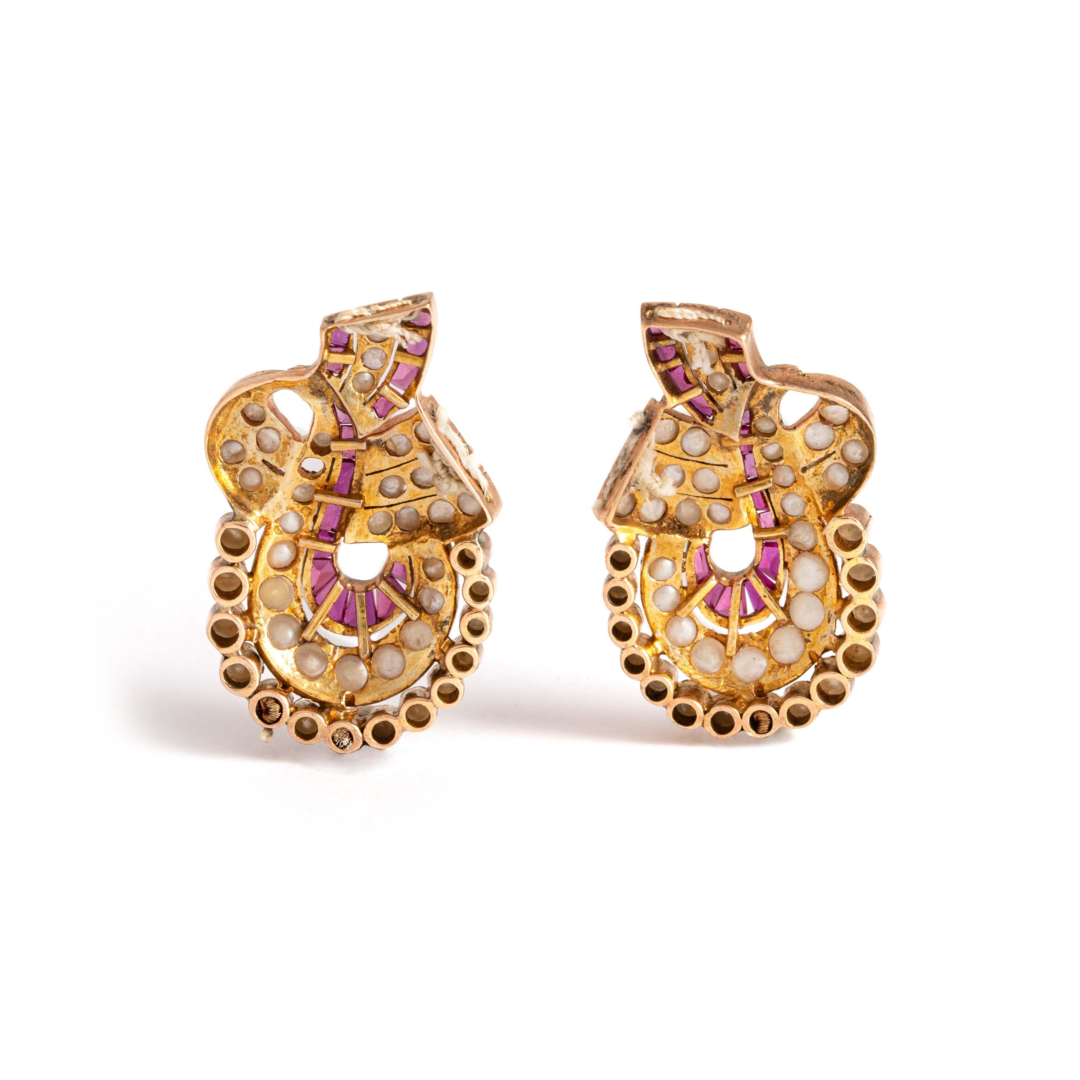 Anglo-Indian Pair of Yellow Gold Designs For Sale