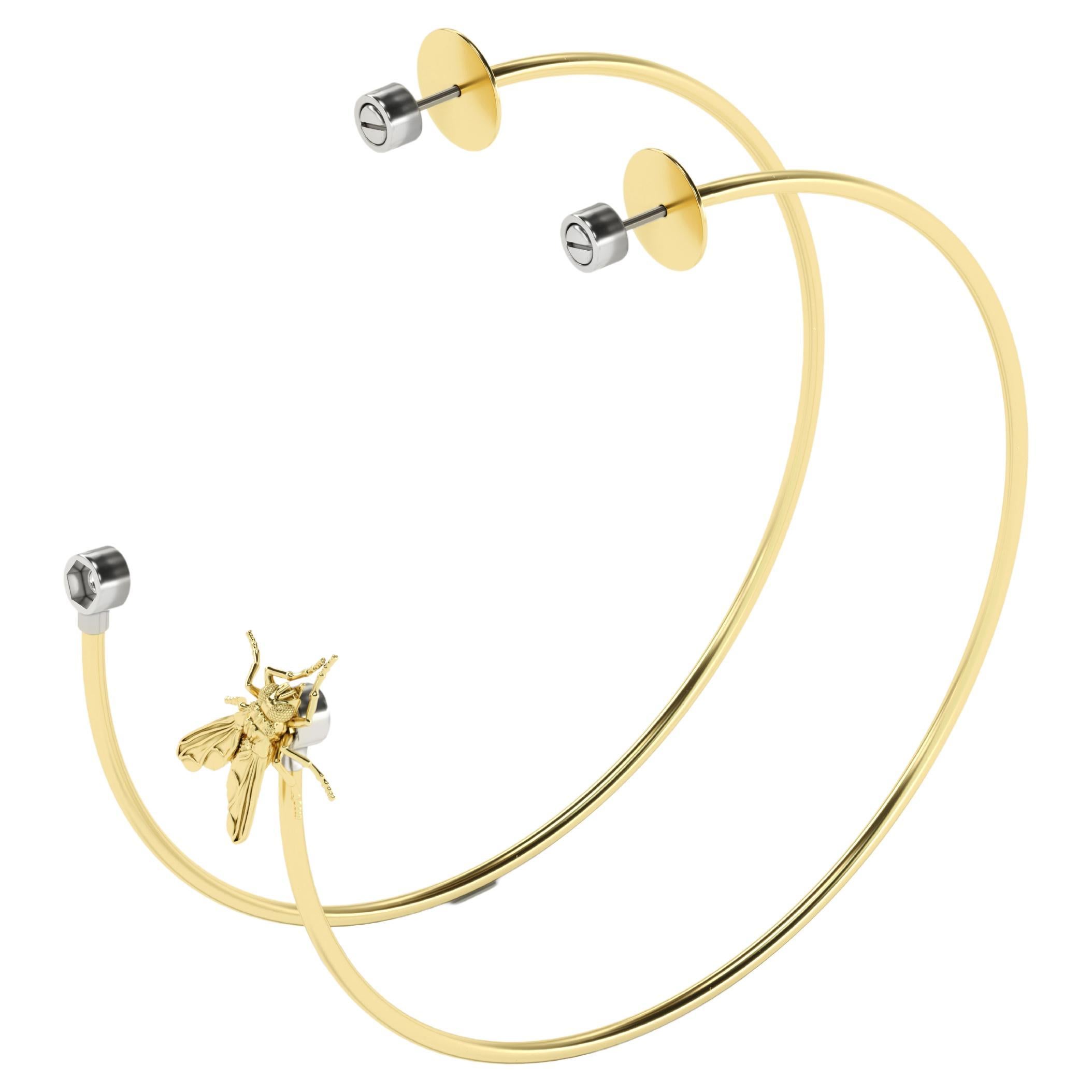 Pair of yellow gold hoop earrings with removable Fly, 18K. Animalia fashion