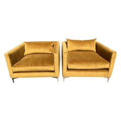 Coppia di poltrone cubo imbottite in velluto mohair giallo oro