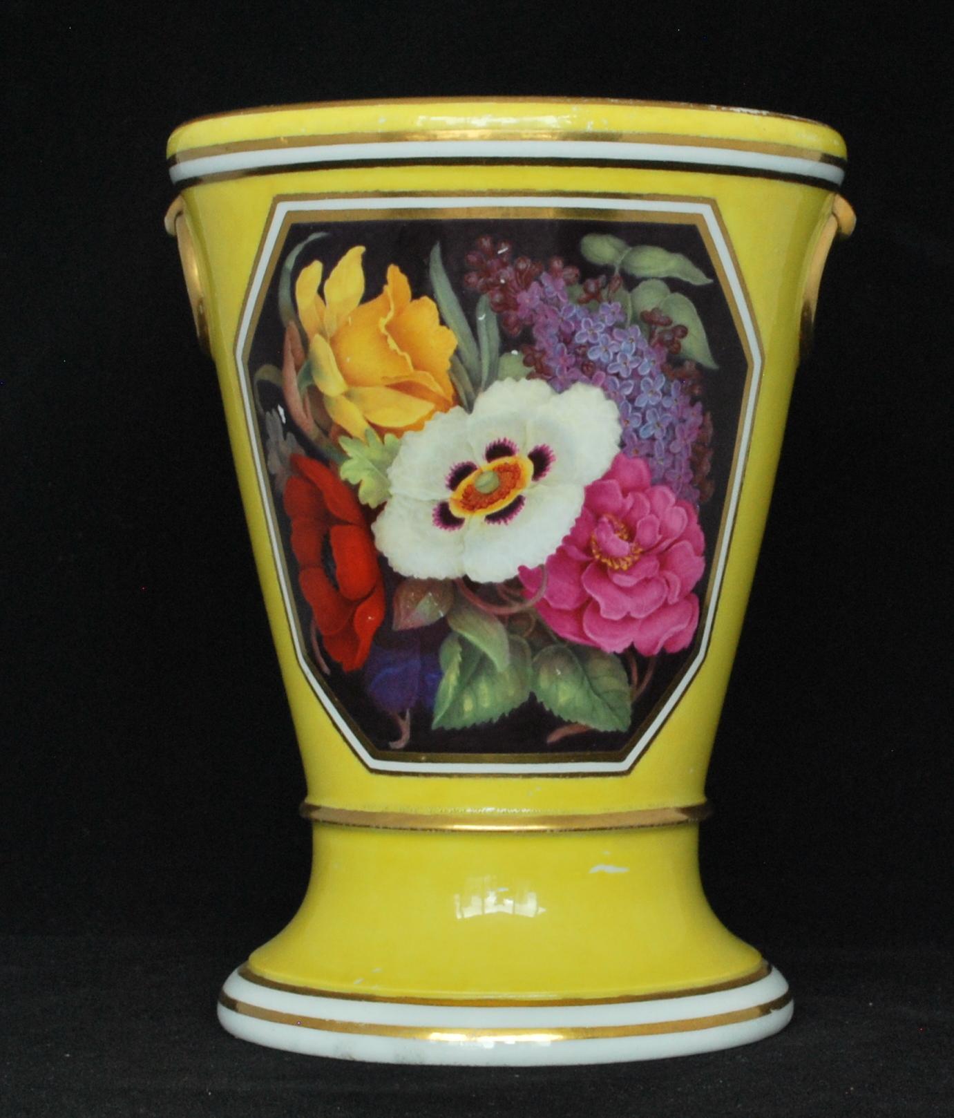 Porcelain Pair of Yellow Ground Vases, Chamberlain Worcester, circa 1805 For Sale