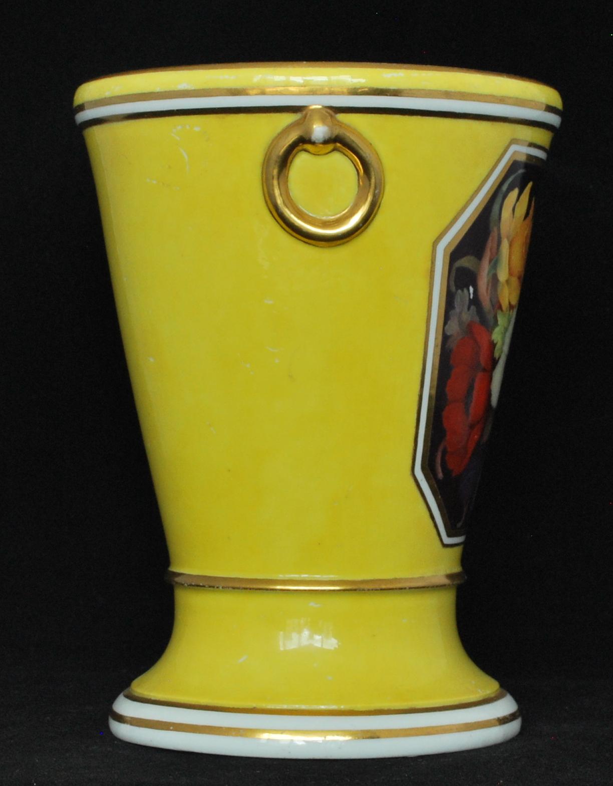 Paire de vases à fond jaune:: Chamberlain Worcester:: vers 1805 en vente 1