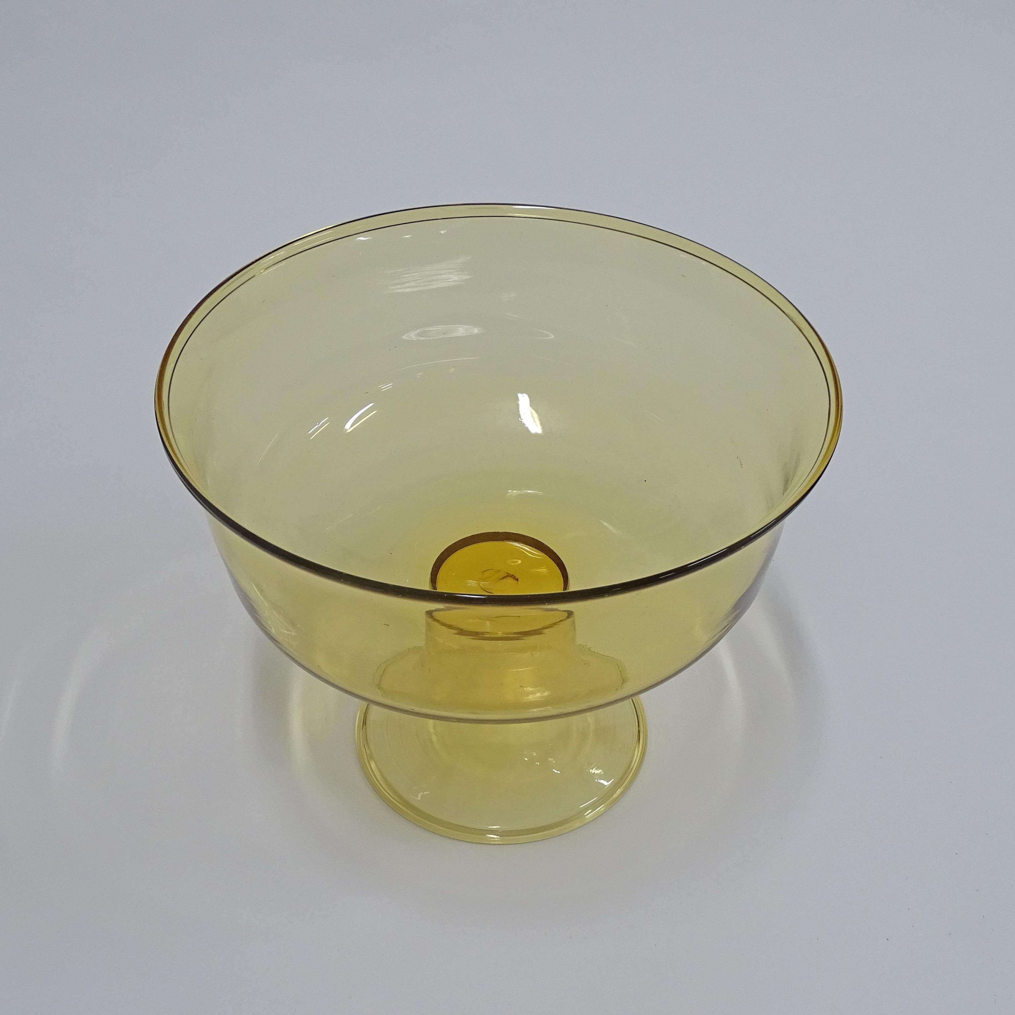 Pareja de Coppe amarillos de cristal de Murano, Italia Años 30 en venta 1