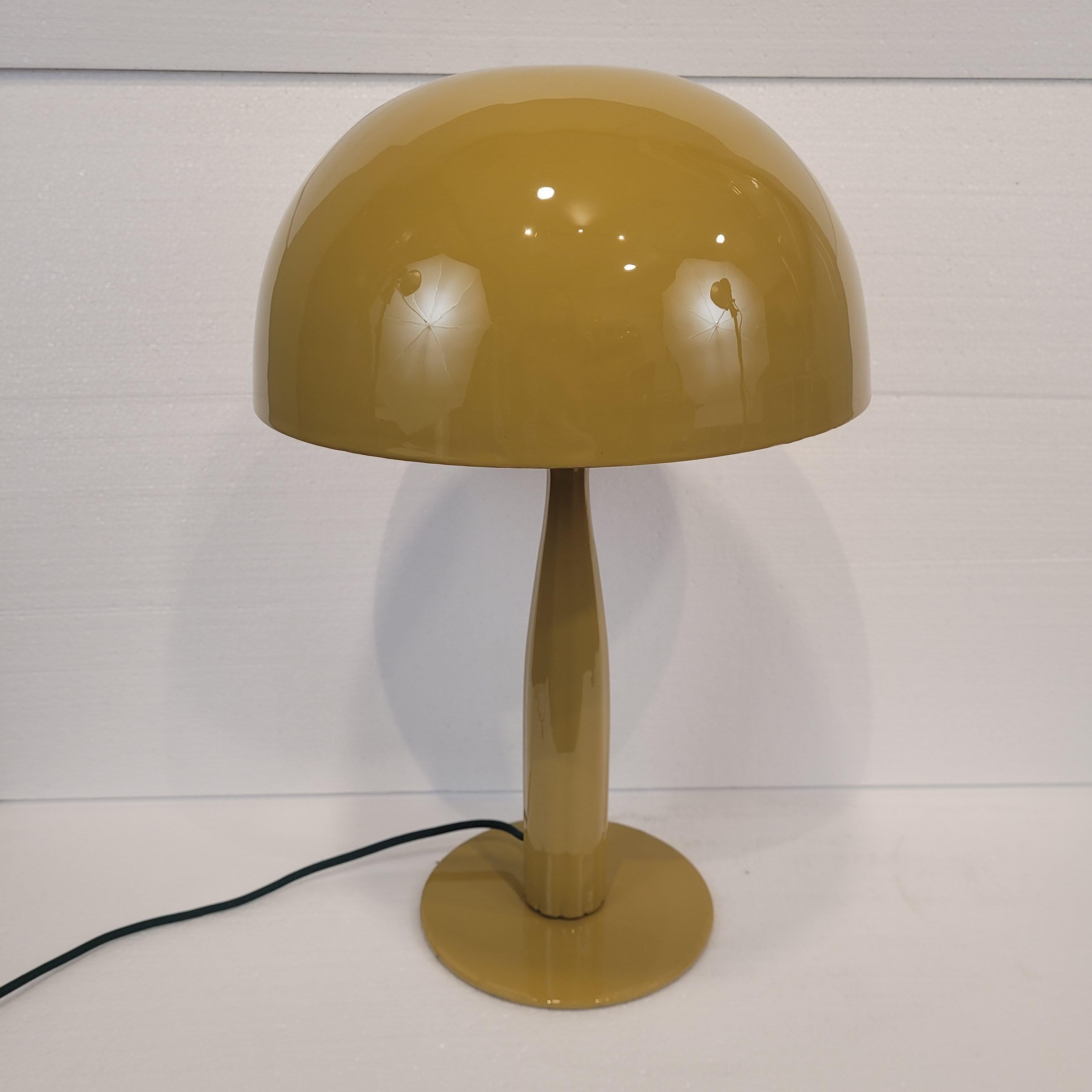Pair of Yellow Mustard French table lamps Mushroom, metal, mustard color For Sale 7