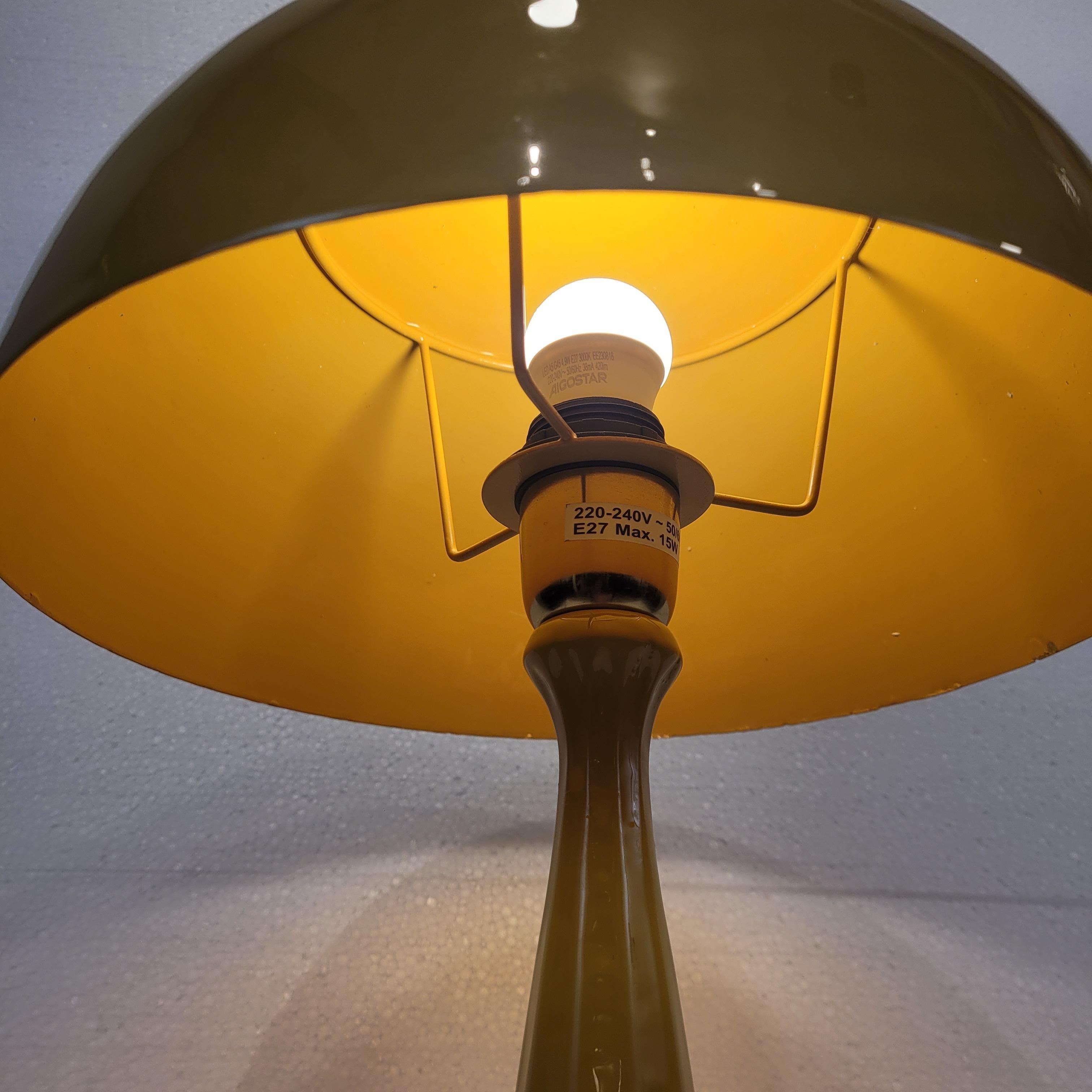Pair of Yellow Mustard French table lamps Mushroom, metal, mustard color For Sale 11