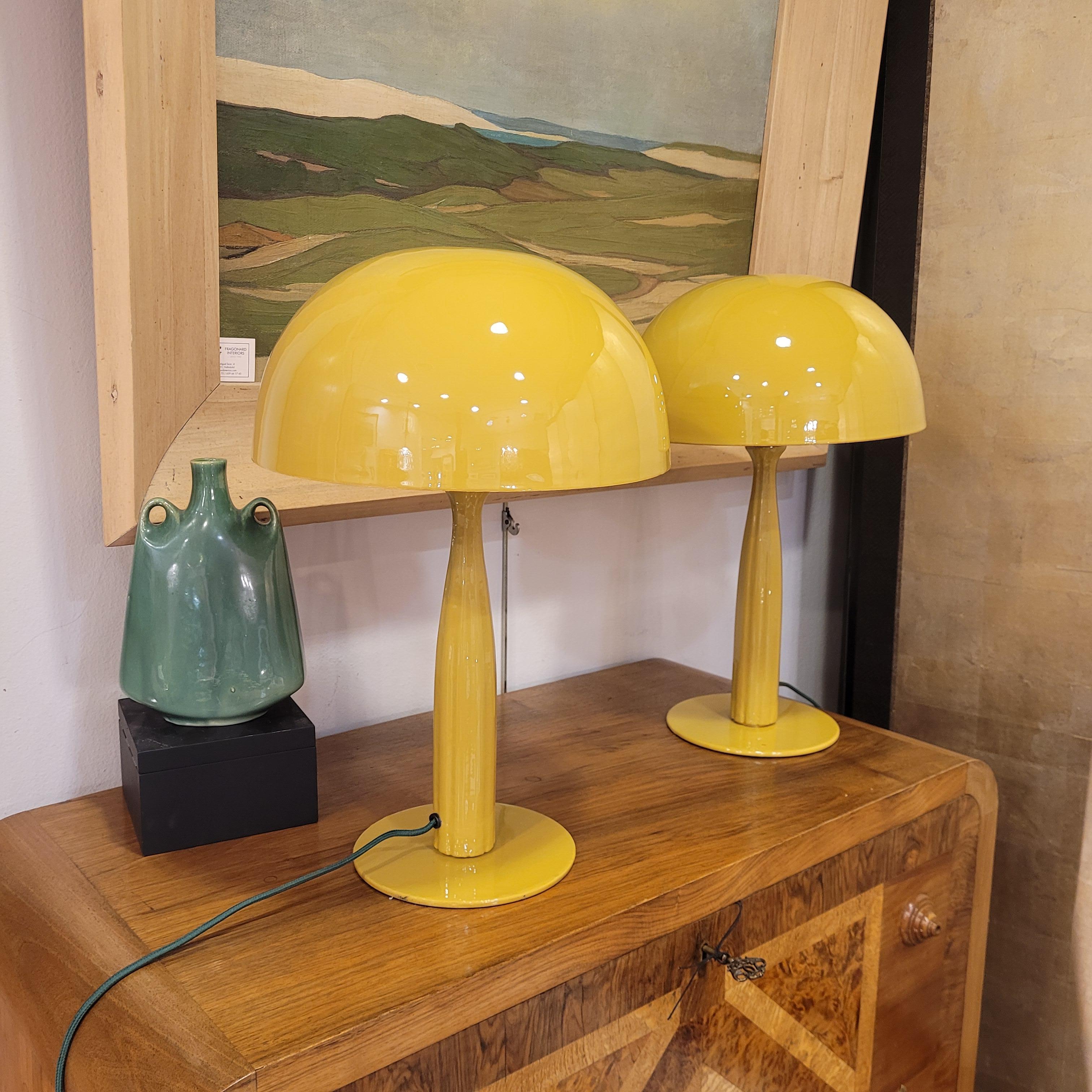 Metal Pair of Yellow Mustard French table lamps Mushroom, metal, mustard color For Sale