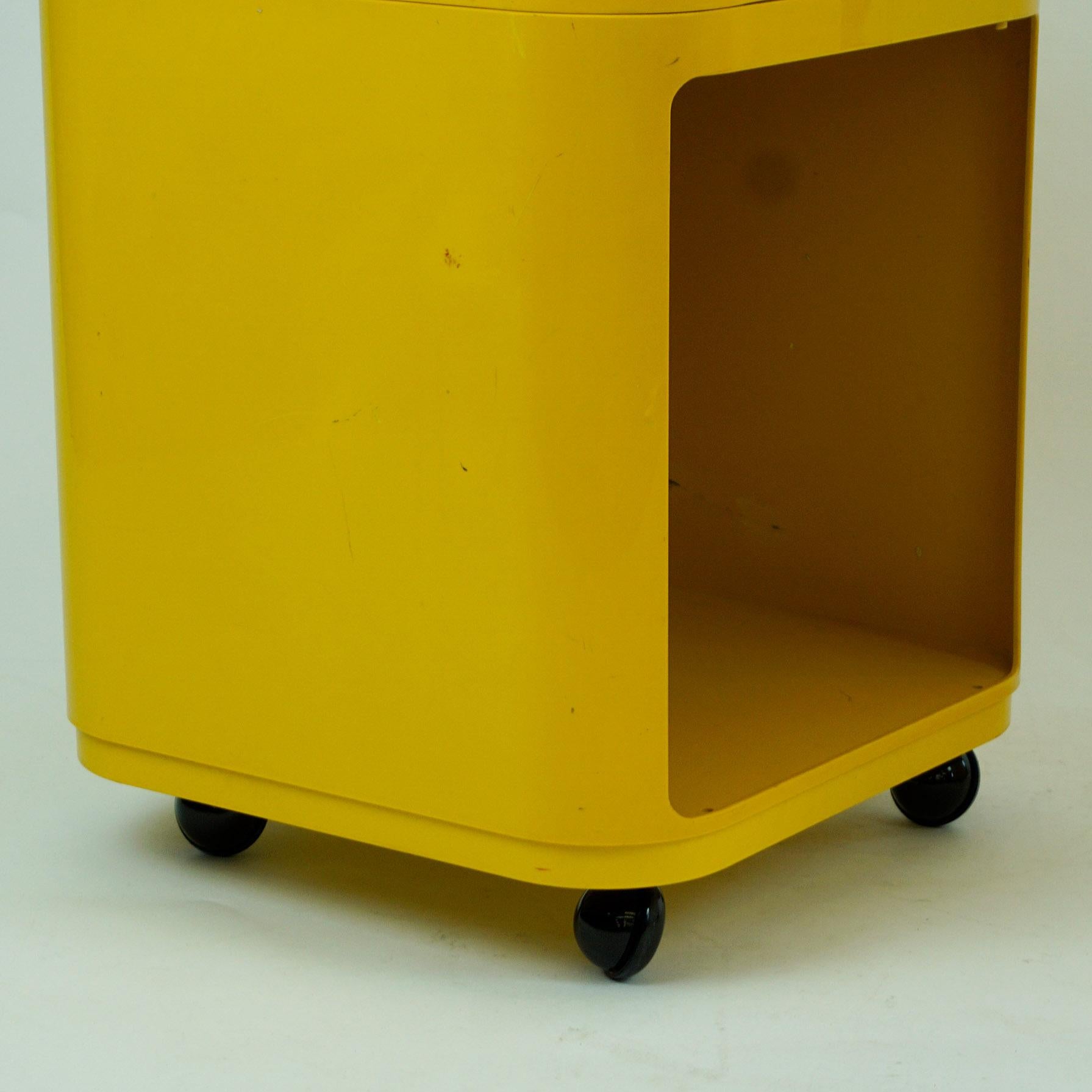 Pair of Yellow Space Age Plastic Bar Trolleys by Anna Castelli for Kartell Italy 5