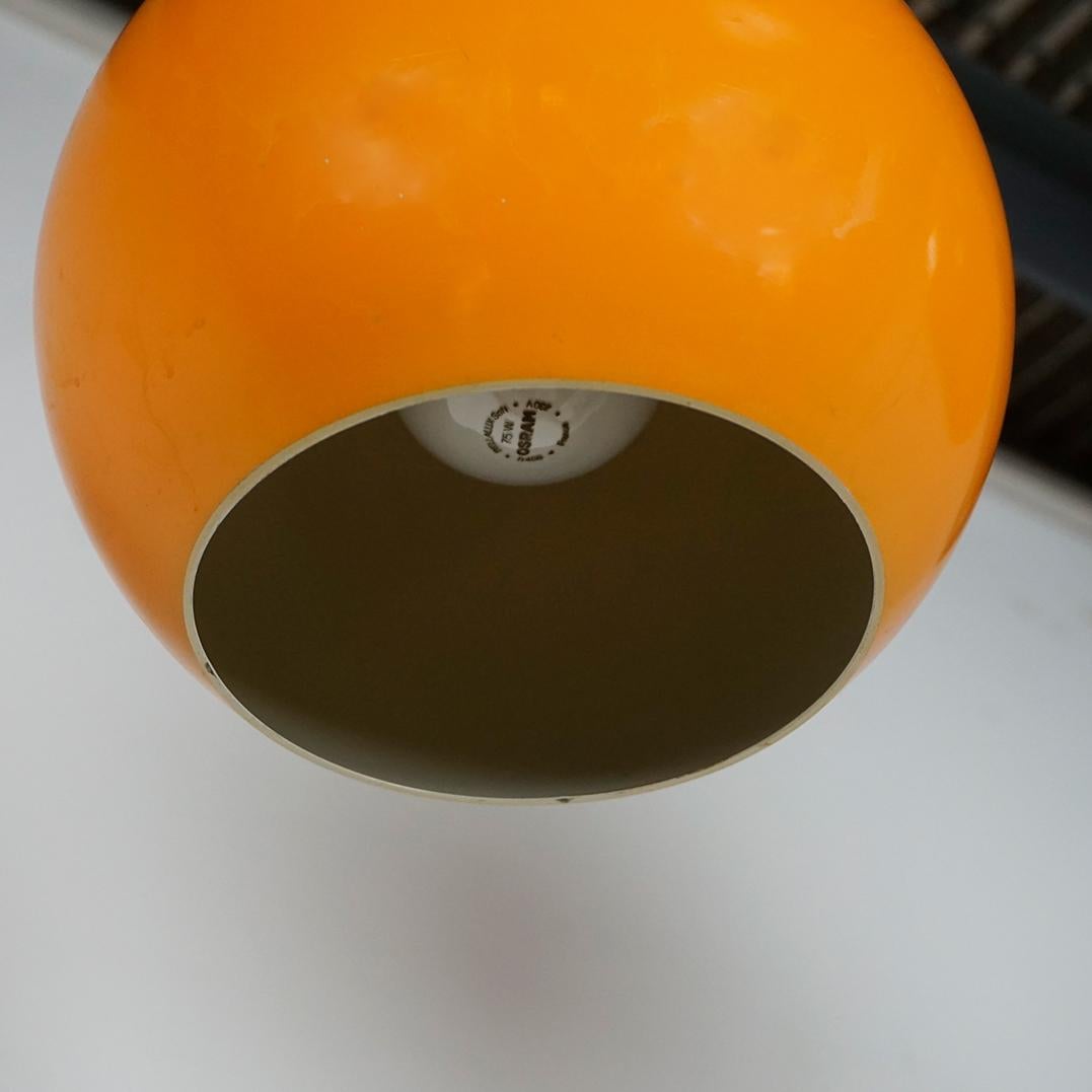 Paar gelbe Topan-Pendelleuchten VP6 von Verner Panton, Dänemark (Dänisch) im Angebot