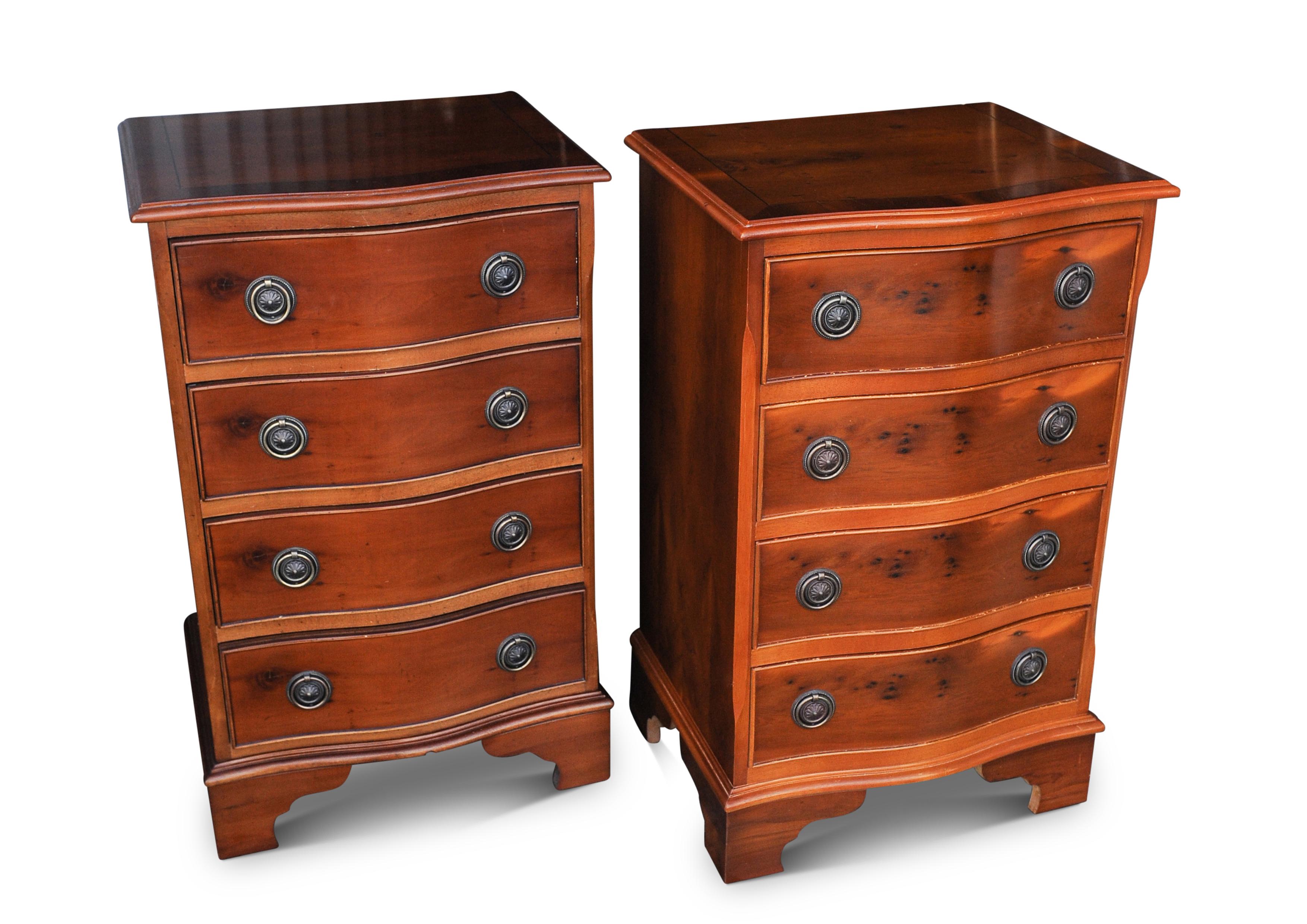 Georgian Pair of Yew Wood Serpentine Front Four Drawer Bedside Cabinets For Sale