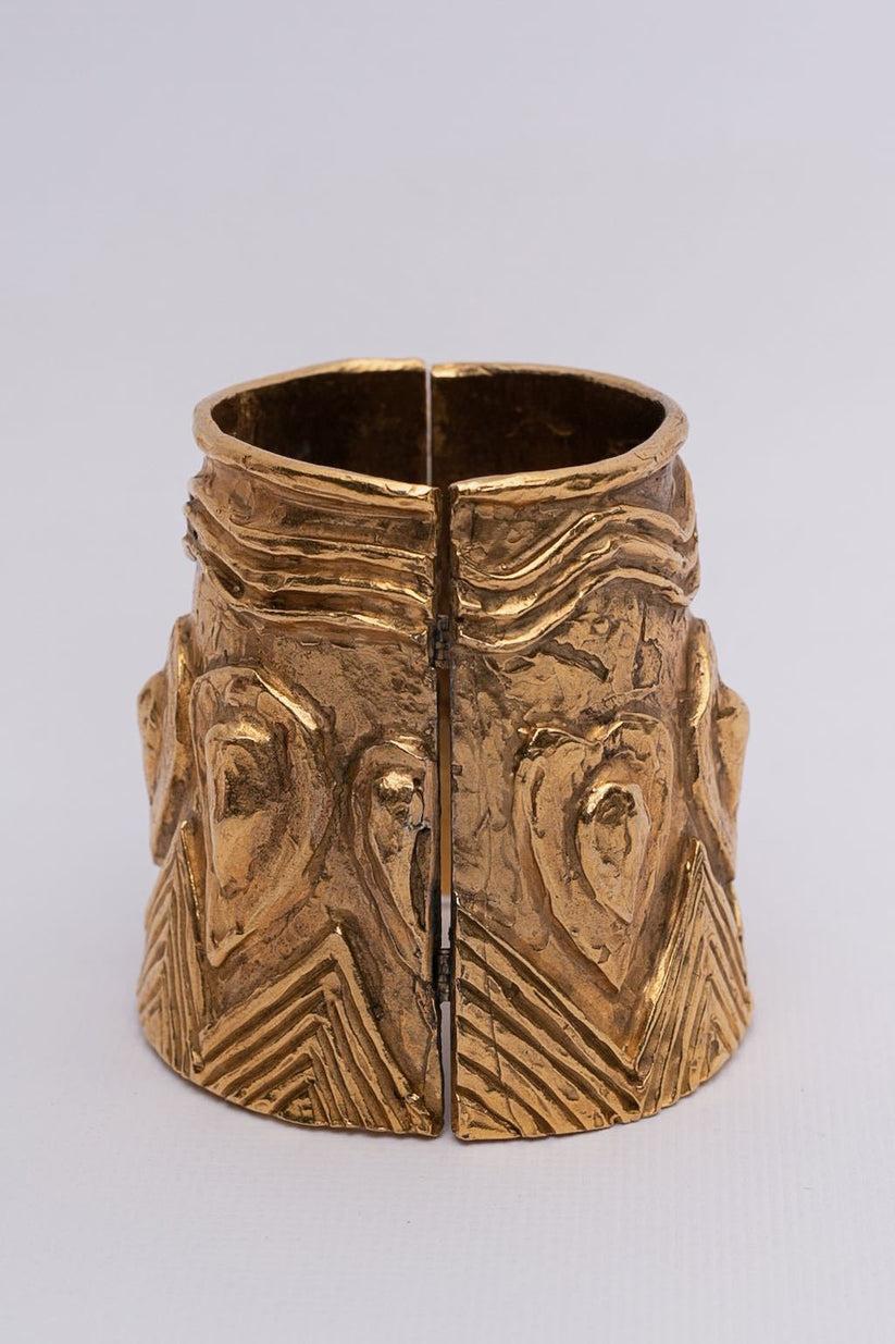 Pair of Yves Saint Laurent Golden Cuff Bracelets In Excellent Condition In SAINT-OUEN-SUR-SEINE, FR