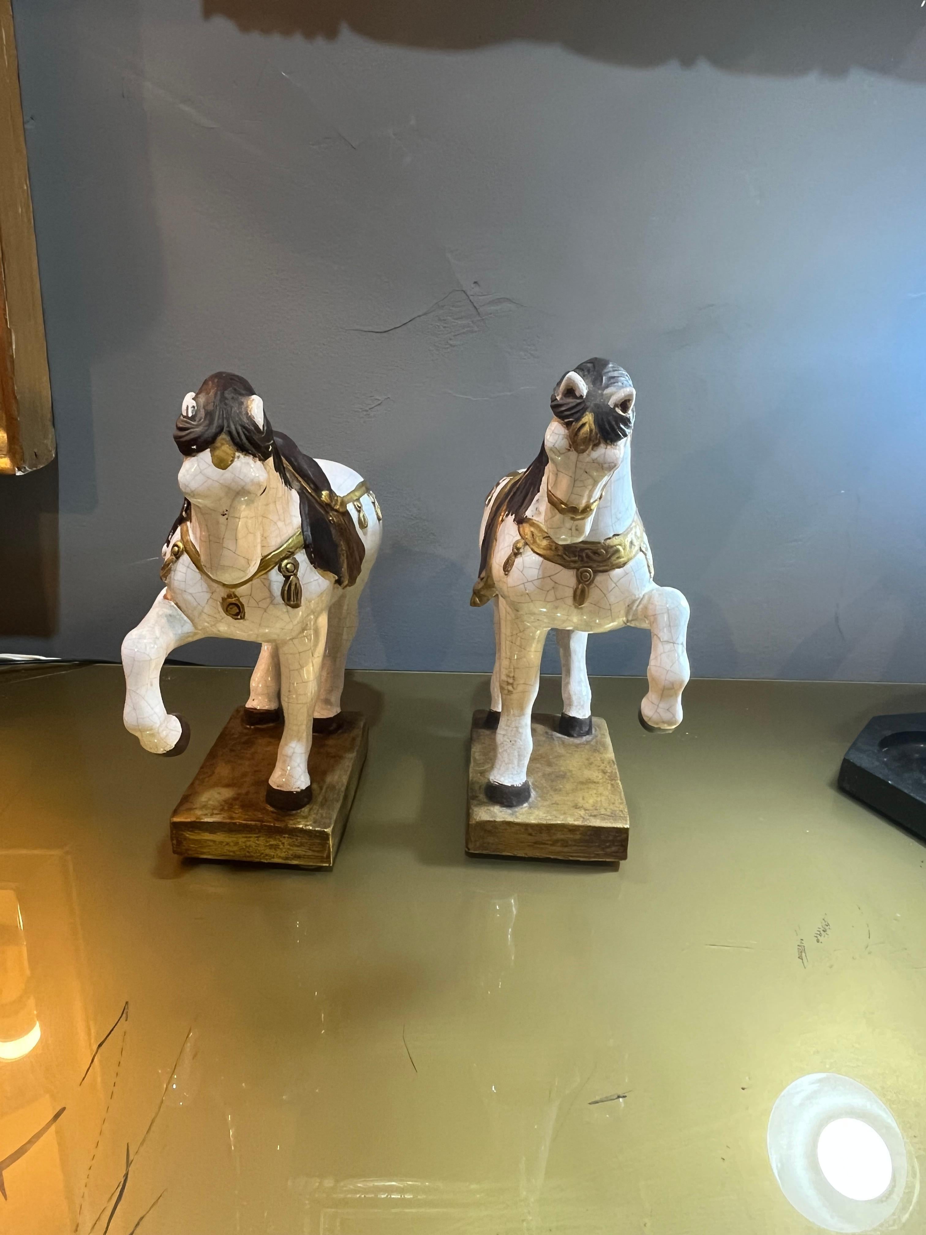Pair of Zaccacnini prancing horses in enamelled terracotta from the 60s In condizioni buone in vendita a Catania, IT