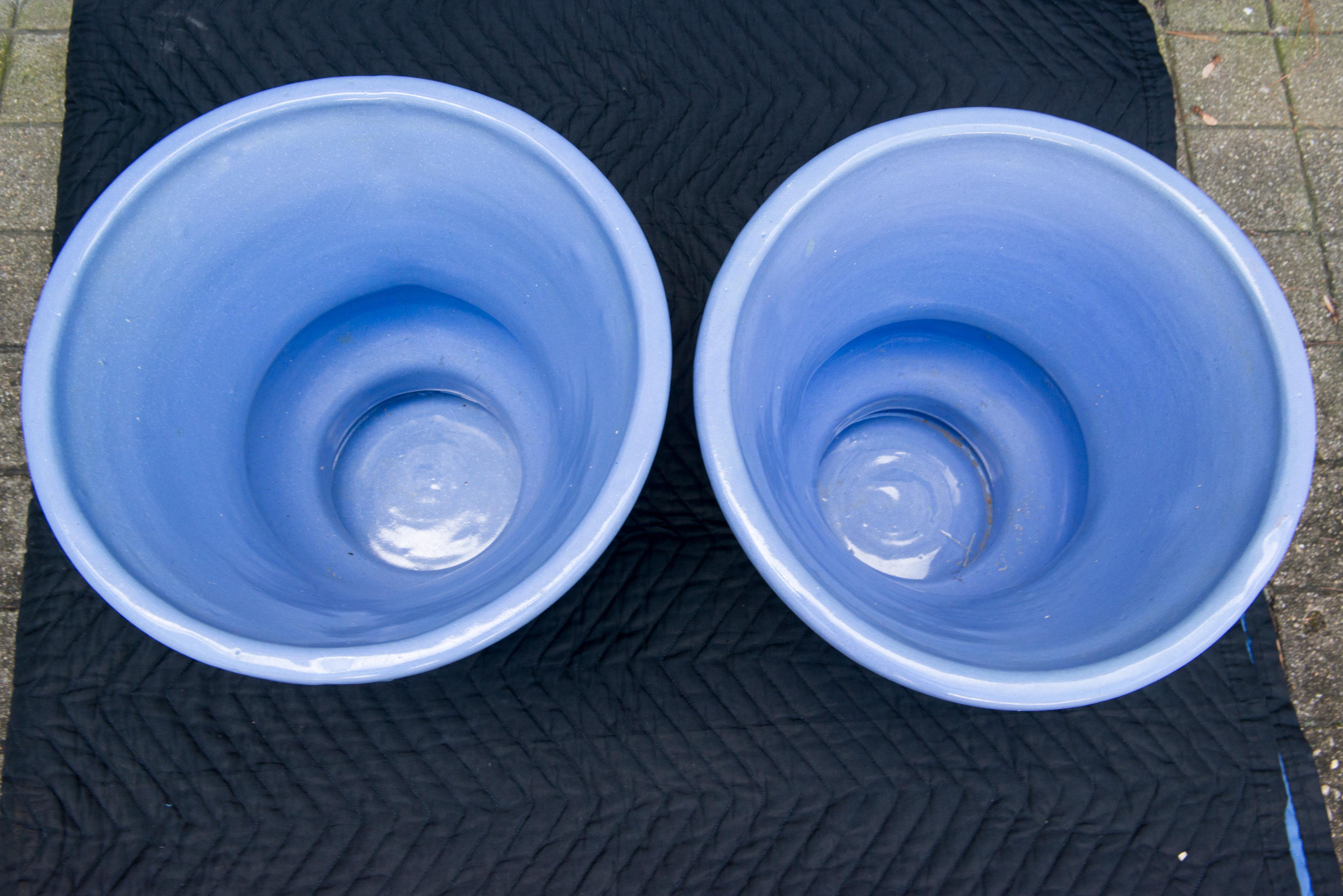 Paar blaue Zanesville-Keramik-Urnen im Angebot 2