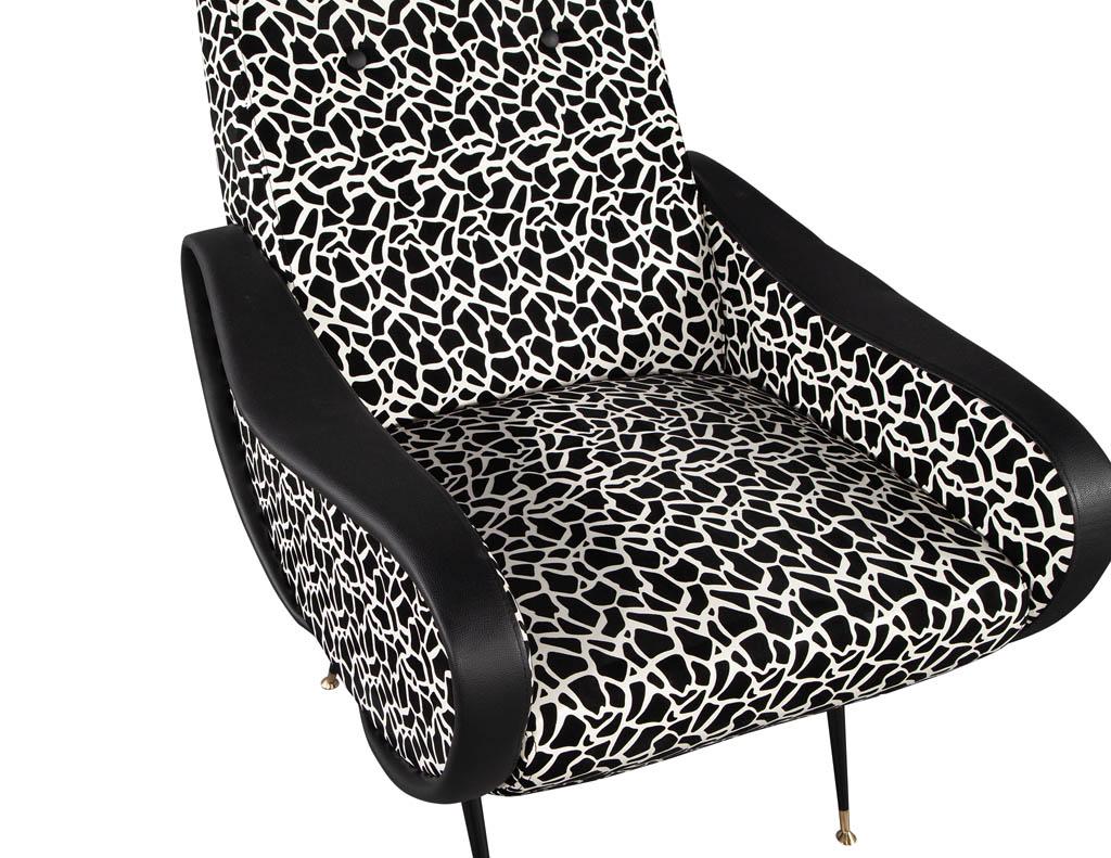 Pair of Zanuso Style Lounge Chairs in Black and White For Sale 6