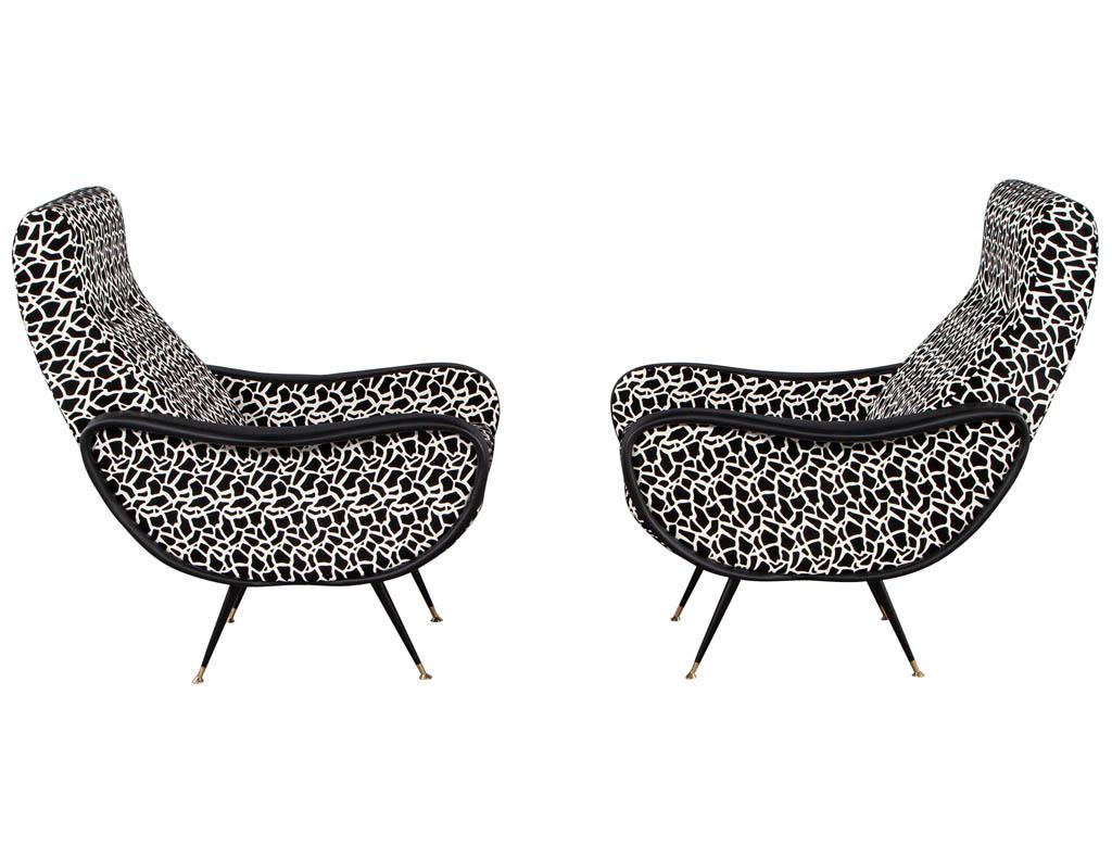 Modern Pair of Zanuso Style Lounge Chairs in Black and White For Sale