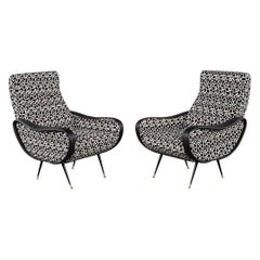 Paire de fauteuils de salon de style Zanuso en noir et blanc
