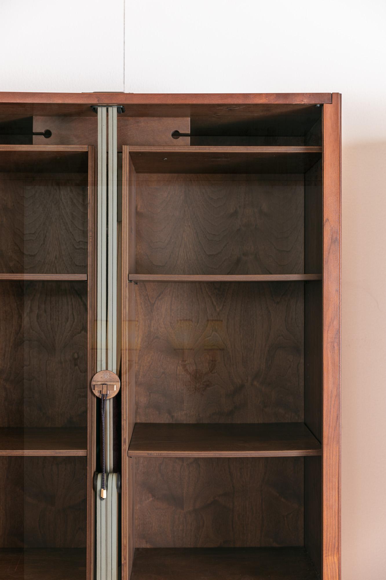 Pair of Zibaldone bookcases by Carlo Scarpa 2