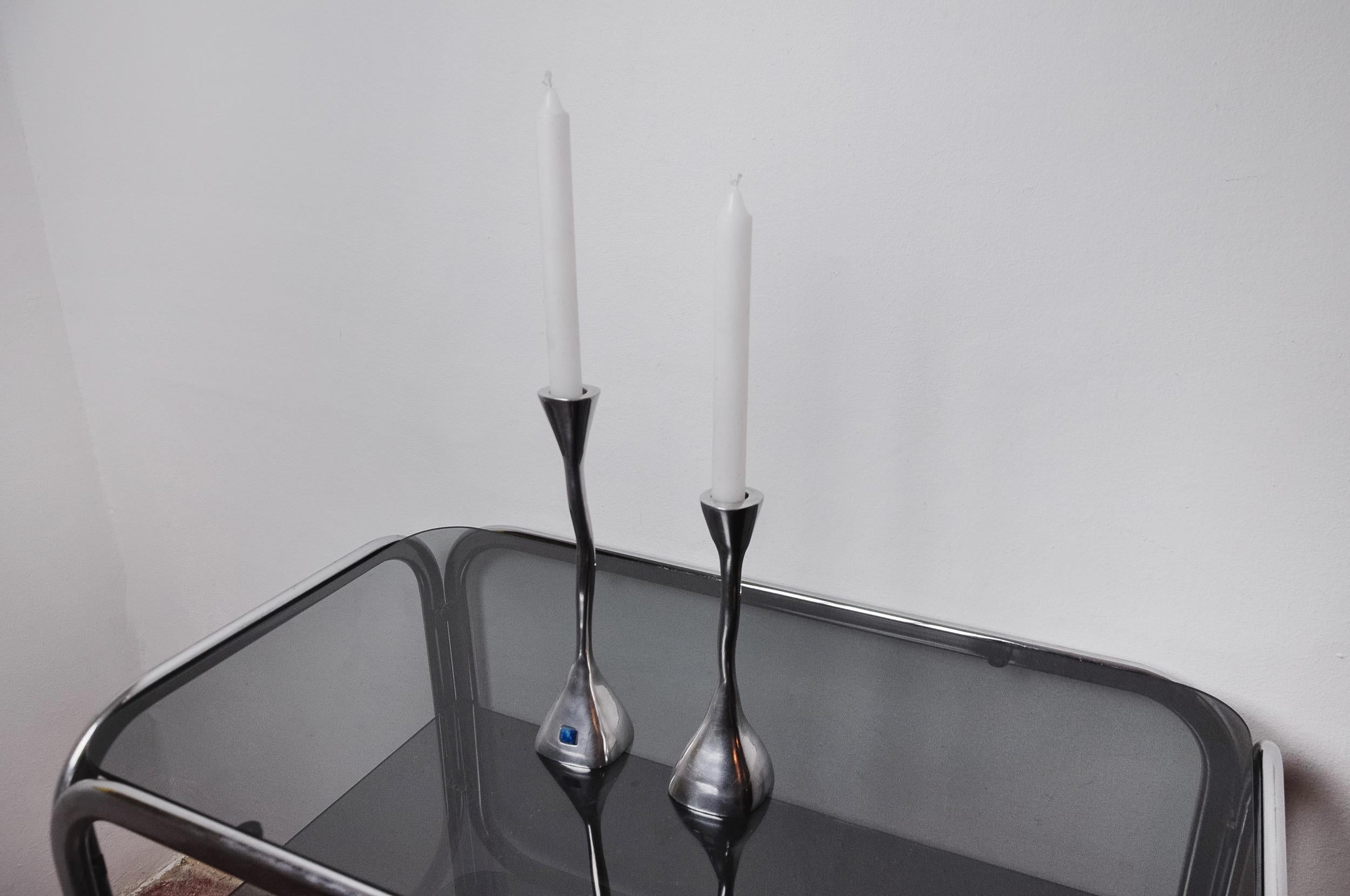 Pair of zigzag candlesticks, solid aluminum and polished stone, art3 For Sale 1