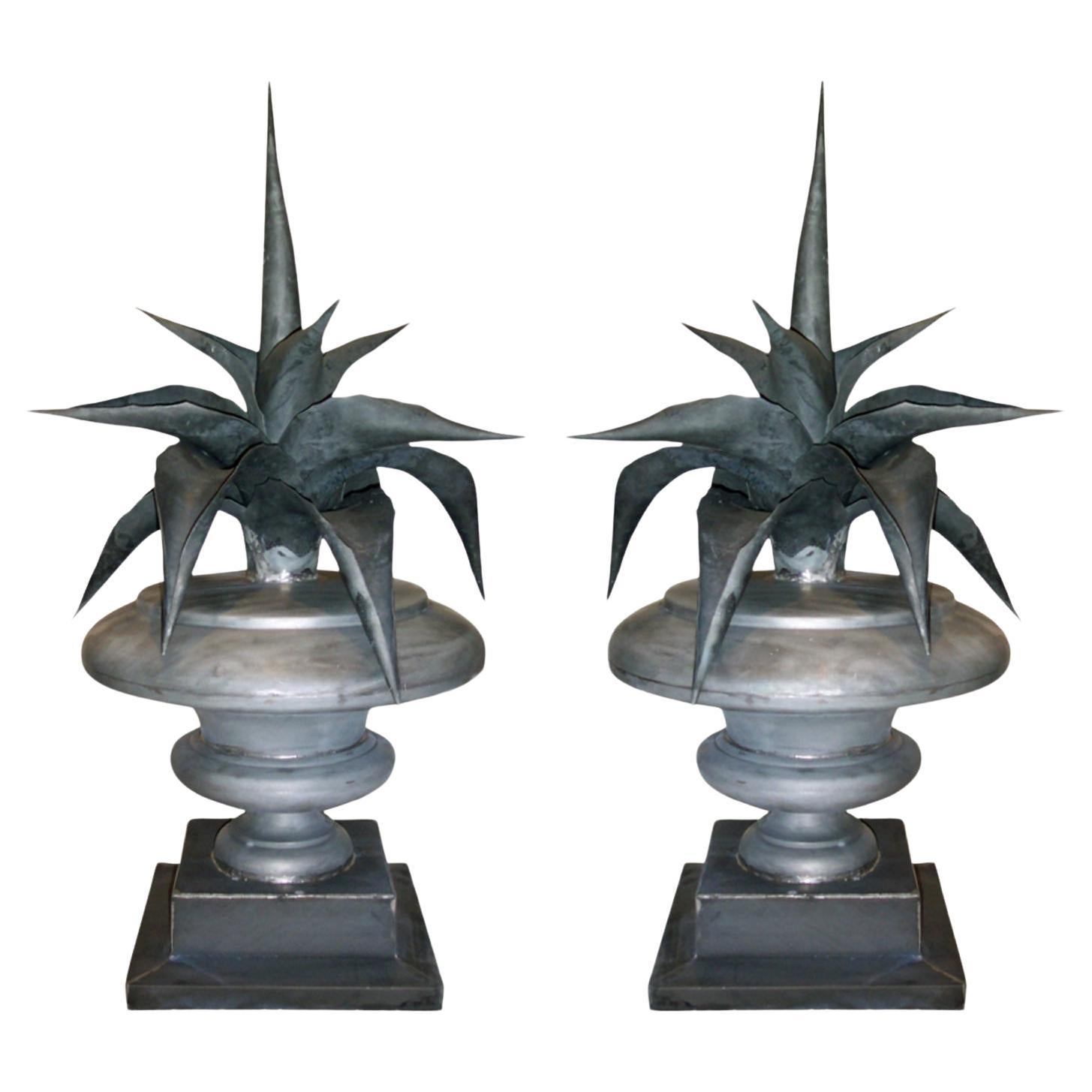 Paar Zink-Agave Endstücke im Angebot