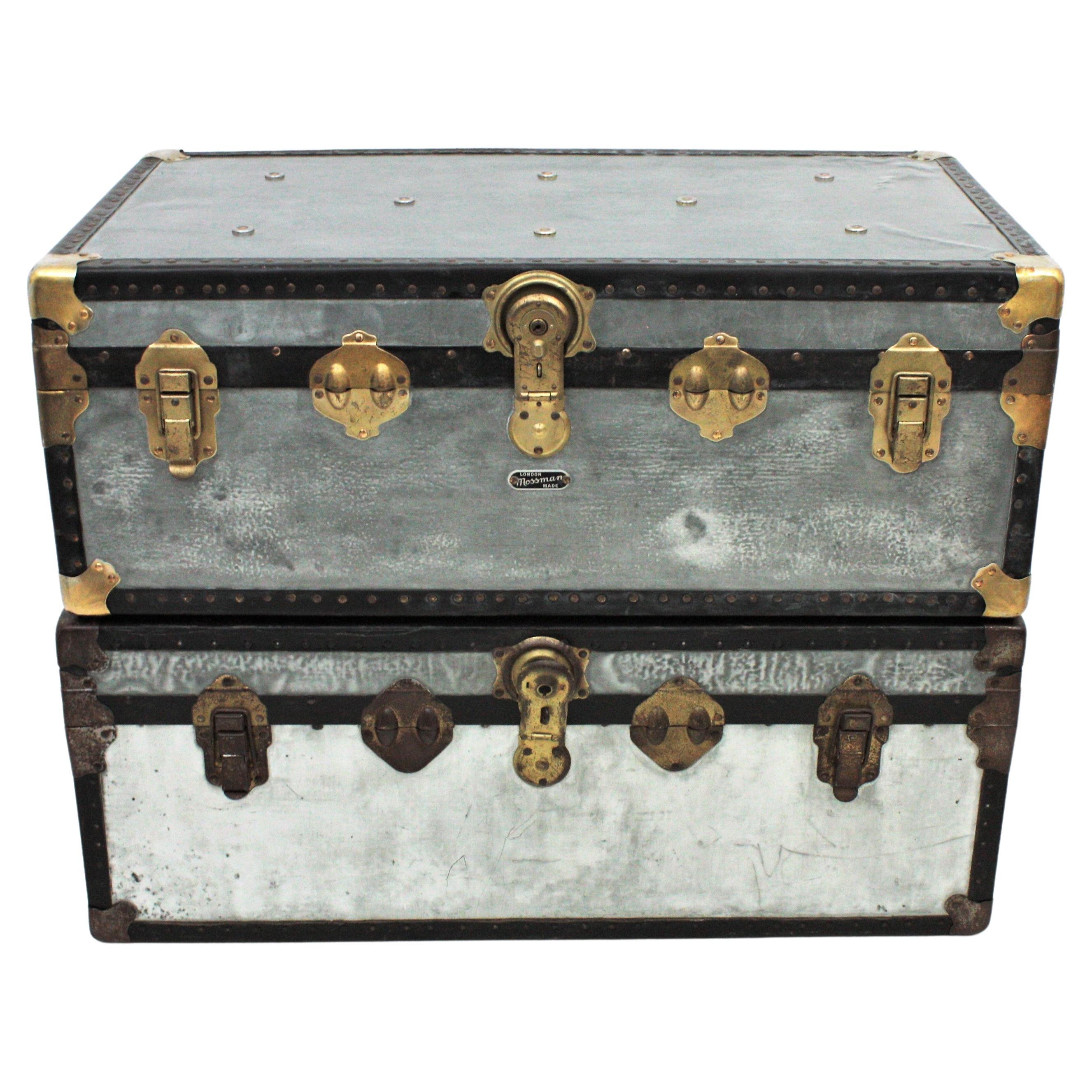 Paire de malles à vapeur / tables basses en zinc