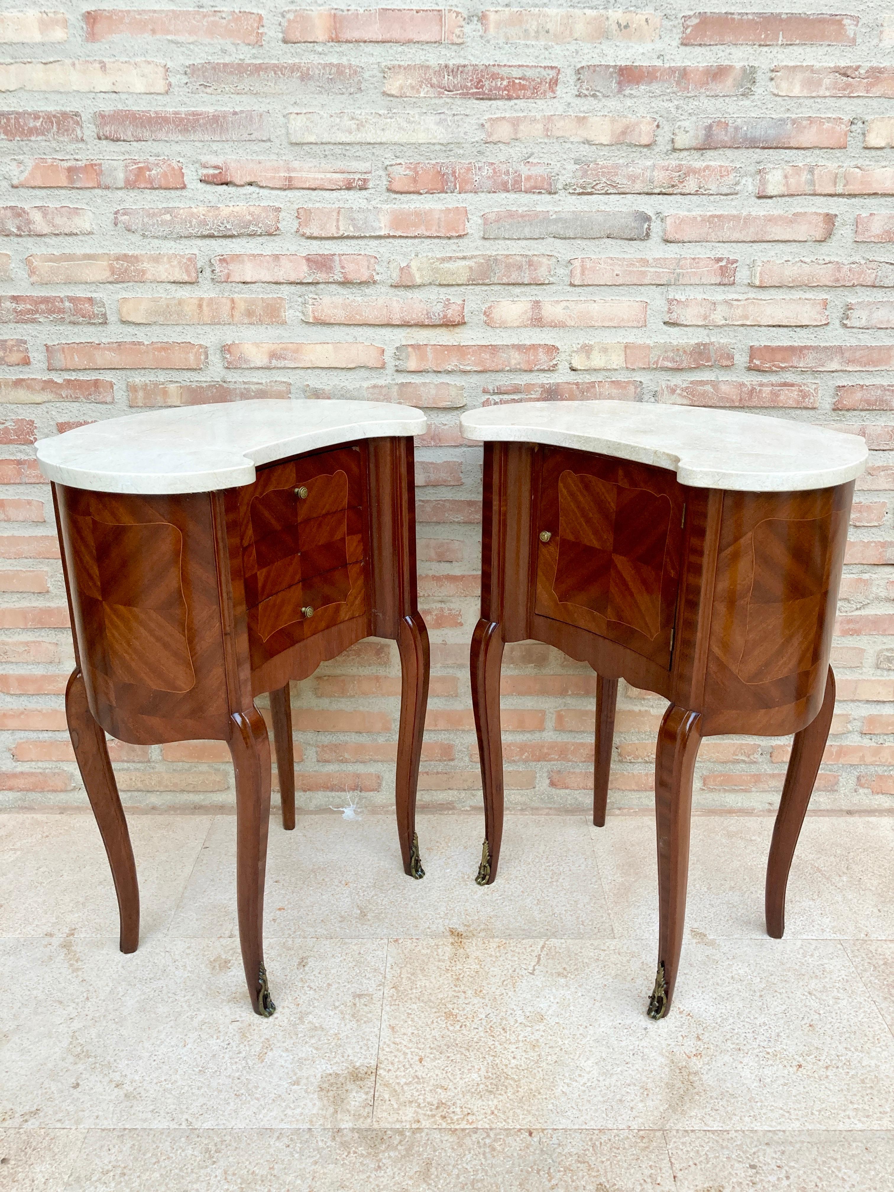 20th Century Pair of Antique French Bedside Kidney Tables with Marble Tops