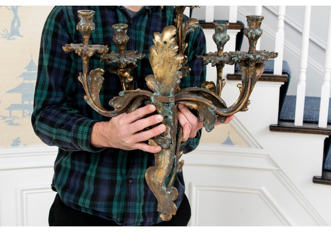 Paire de grandes appliques à cinq bougies en bronze du 19ème siècle en France en vente 1