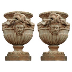 PAIR OFLARGE ORNAMENTAL VASE WITH MEDUSA FROM THE FLORENTINE RENAIS 21th Century