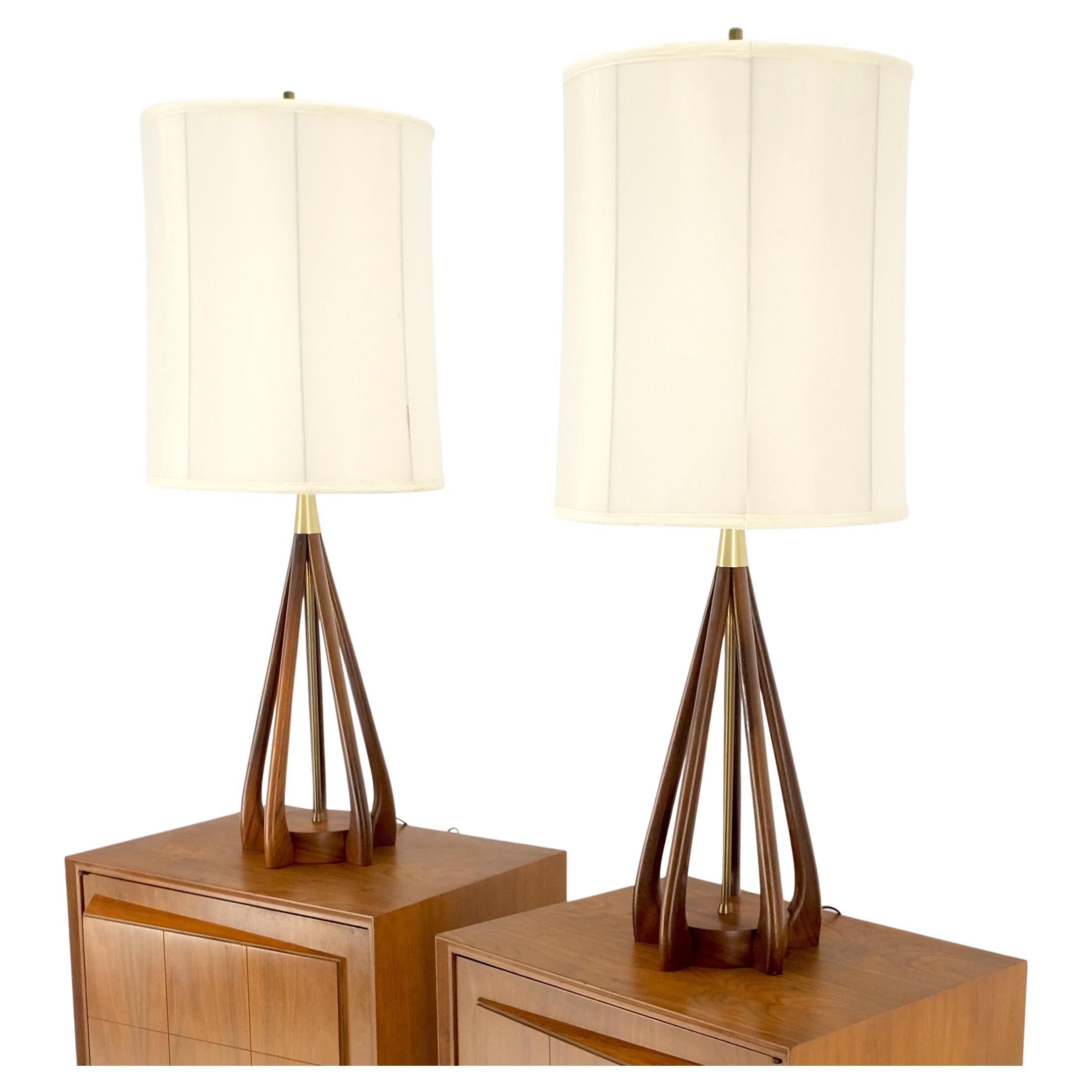 Pair Oiled Walnut Mid-Century Modern Carved Sculptured Table Lamps Pearsal Mint! For Sale 6